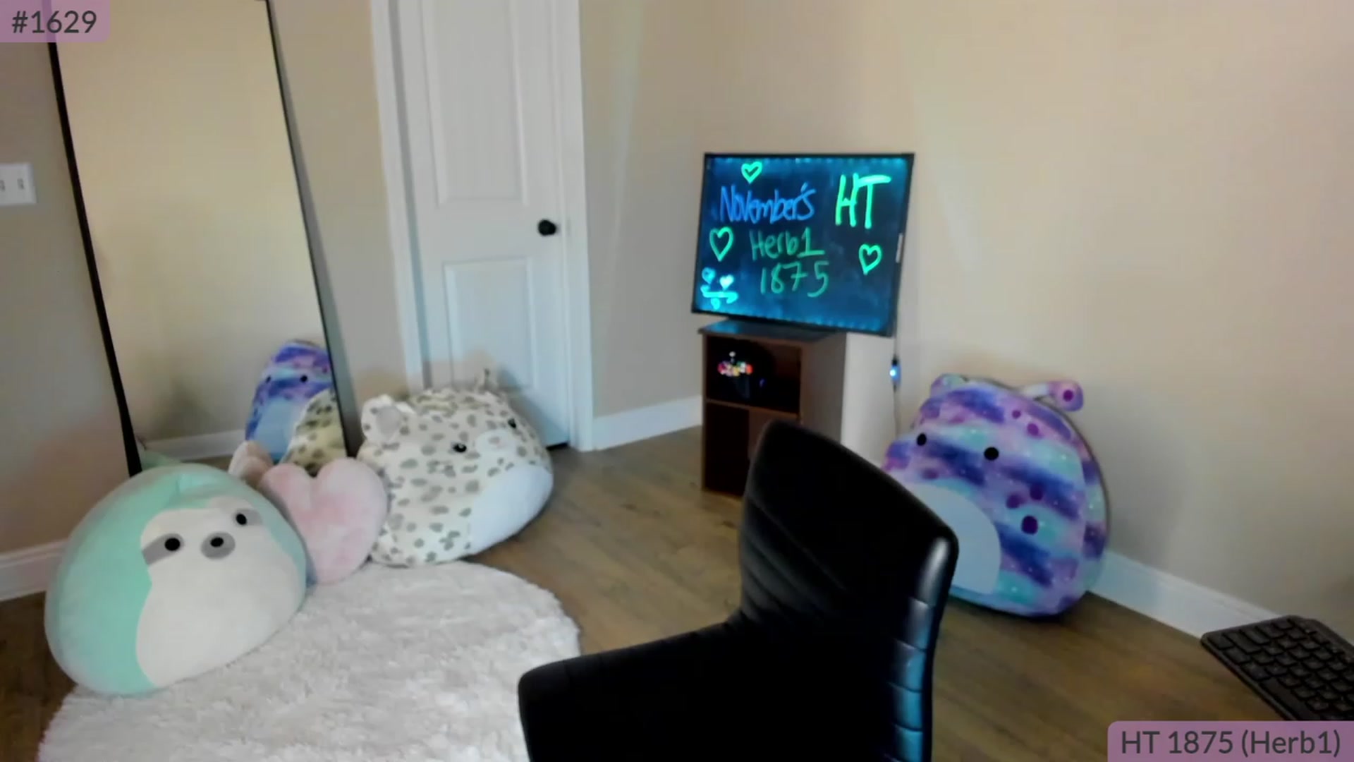 Gallery image thumbnail from Brookebee27's myfreecams stream on, 11/20/2022, 24:48 image 13 of 20