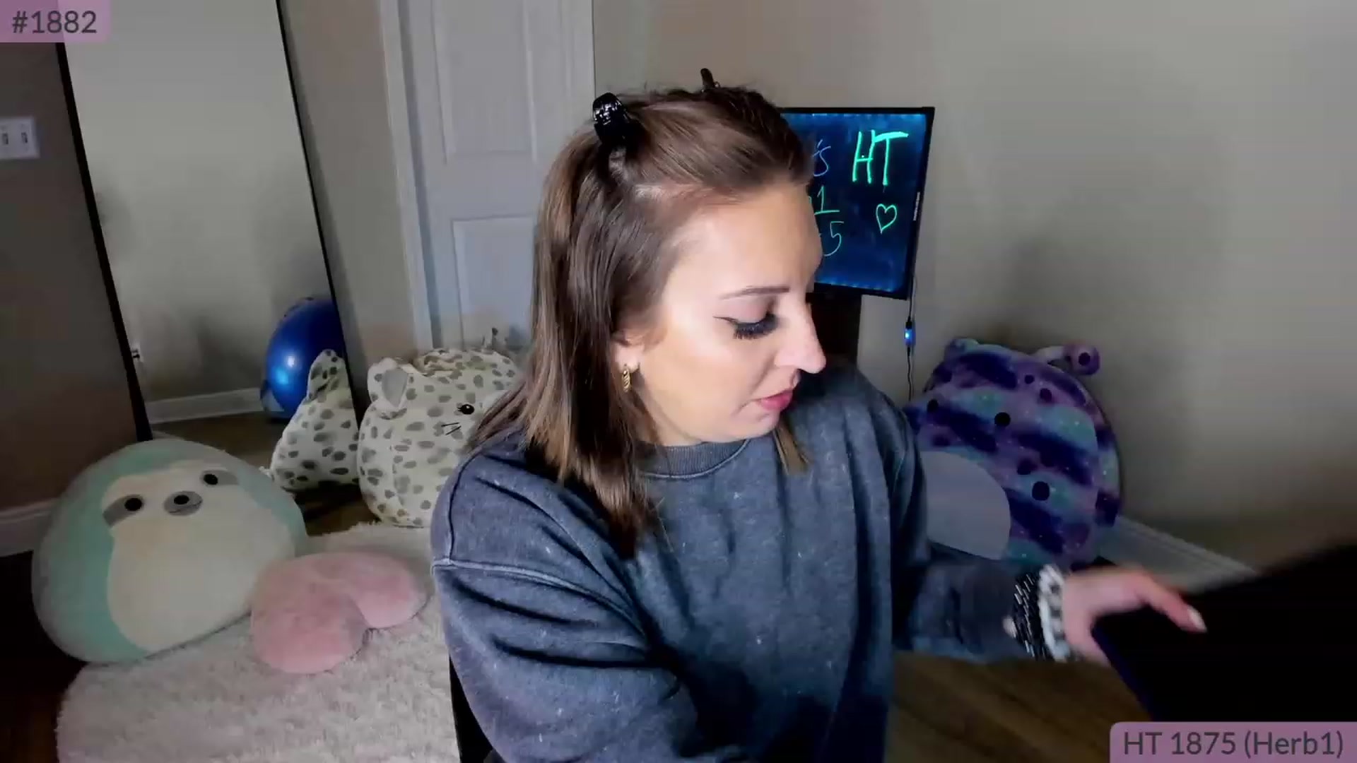 Gallery image thumbnail from Brookebee27's myfreecams stream on, 11/24/2022, 24:31 image 15 of 20