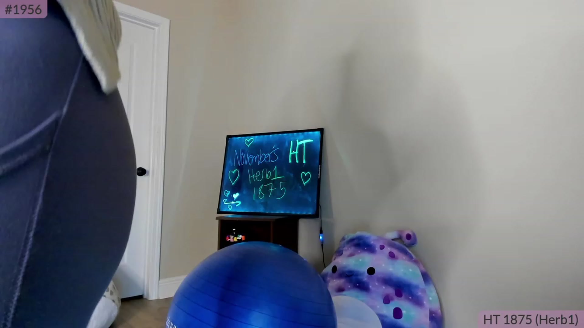 Gallery image thumbnail from Brookebee27's myfreecams stream on, 11/25/2022, 01:16 image 1 of 20