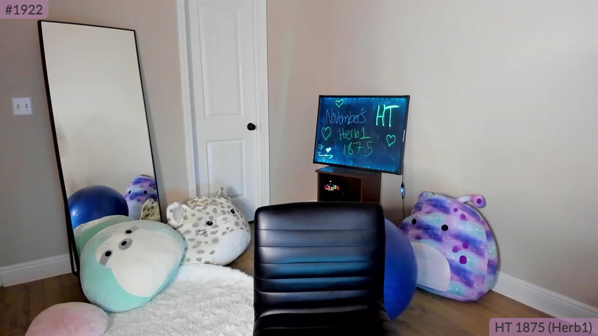 Gallery image thumbnail from Brookebee27's myfreecams stream on, 11/25/2022, 01:16 image 12 of 20