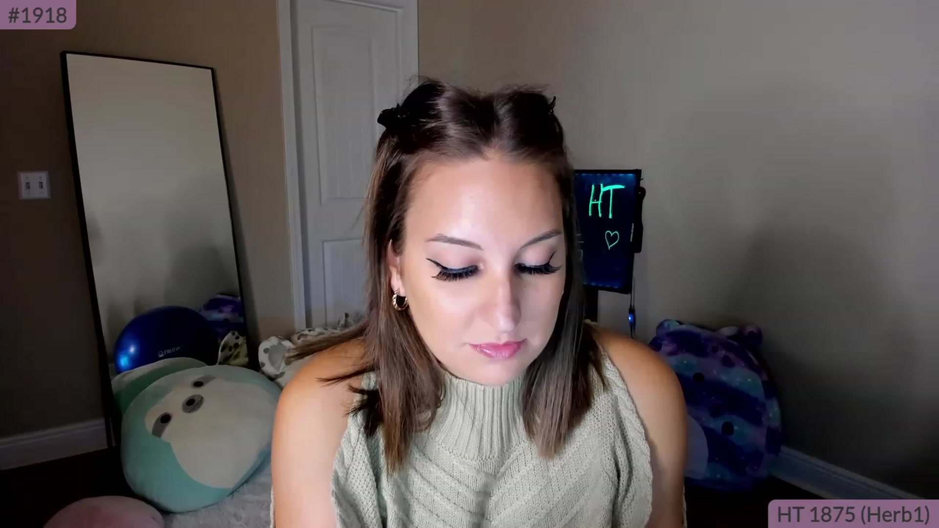 Gallery image thumbnail from Brookebee27's myfreecams stream on, 11/25/2022, 01:16 image 18 of 20