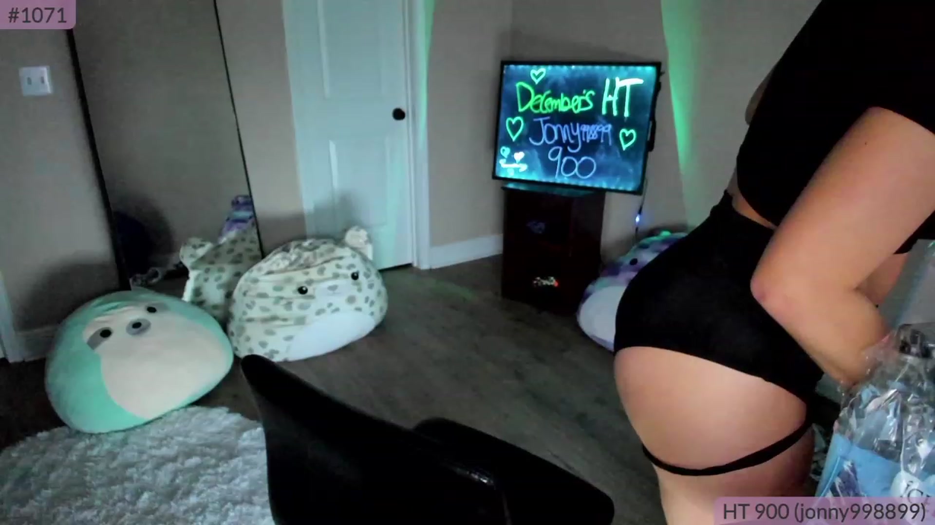 Gallery image thumbnail from Brookebee27's myfreecams stream on, 12/03/2022, 23:11 image 17 of 20