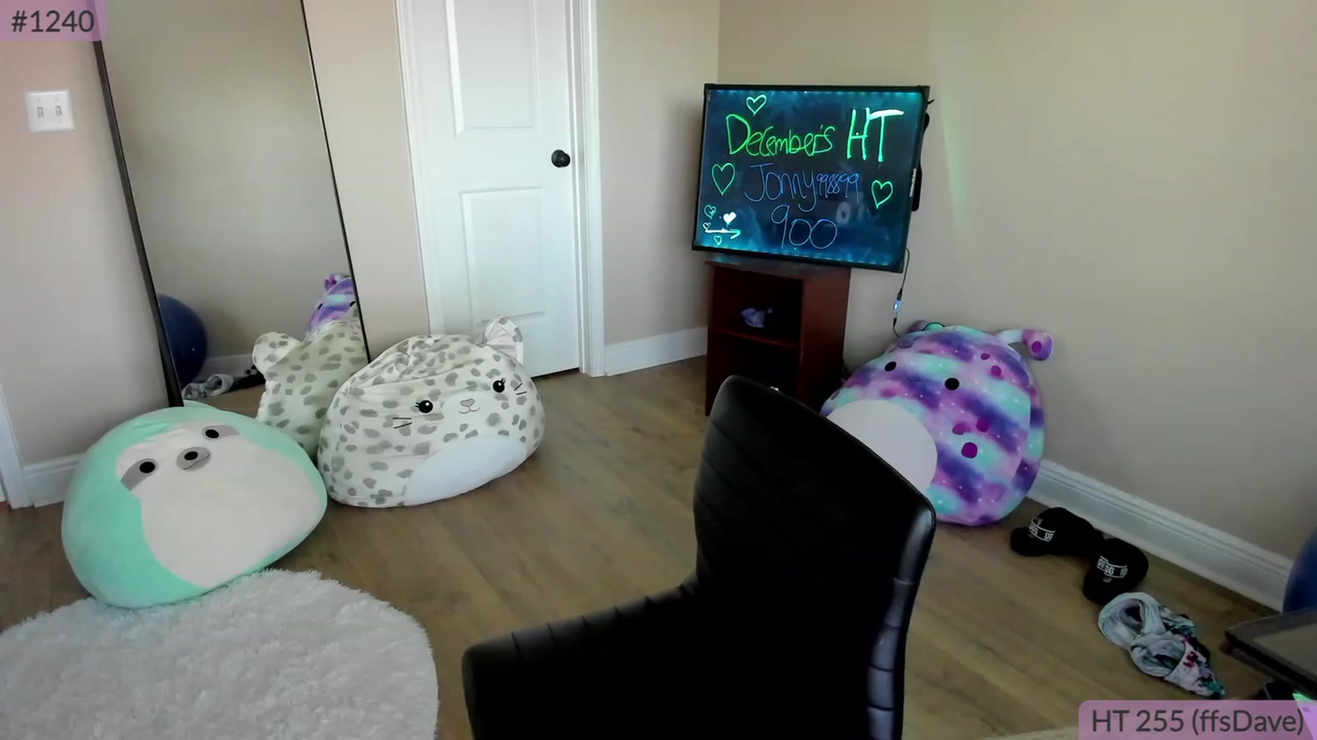 Gallery image thumbnail from Brookebee27's myfreecams stream on, 12/03/2022, 23:11 image 10 of 20