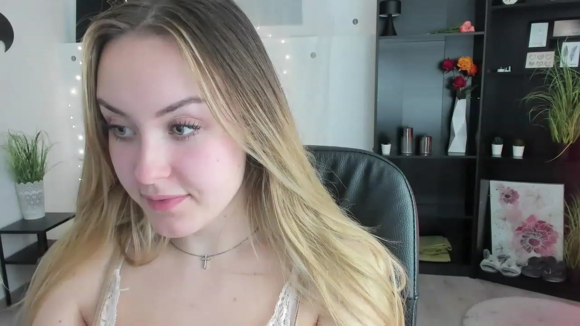 Gallery image thumbnail from Brooklyn_Ch's myfreecams stream on, 01/16/2023, 18:41 image 2 of 20