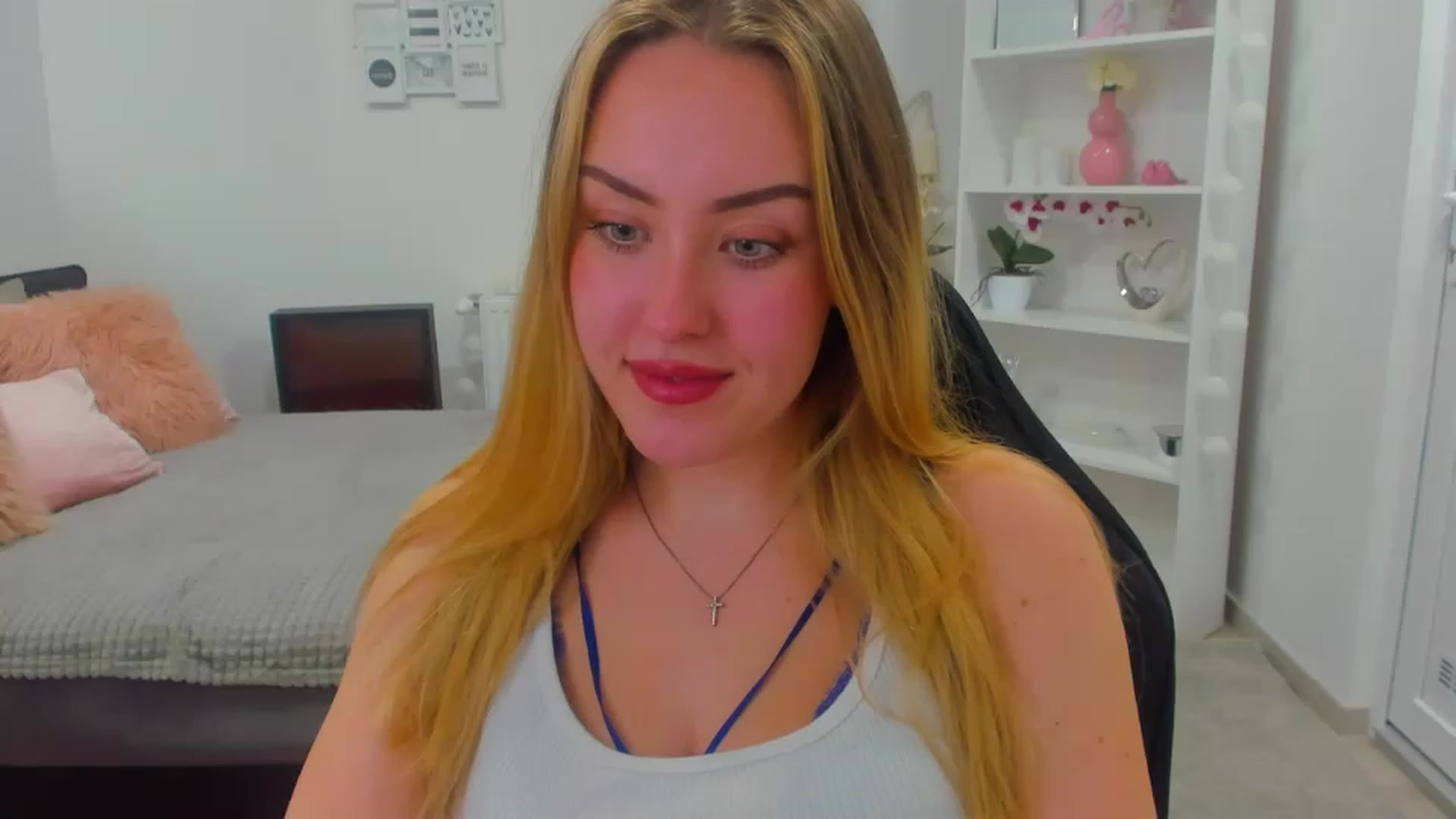 Gallery image thumbnail from Brooklyn_Ch's myfreecams stream on, 01/17/2023, 15:32 image 9 of 20