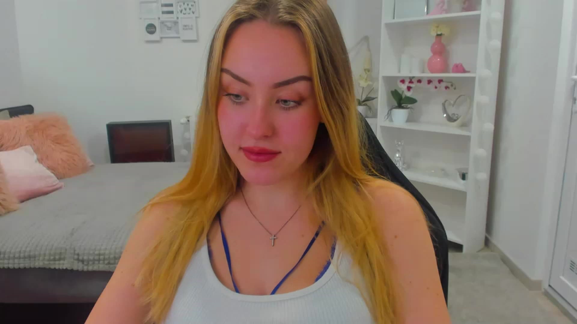 Gallery image thumbnail from Brooklyn_Ch's myfreecams stream on, 01/17/2023, 15:32 image 8 of 20