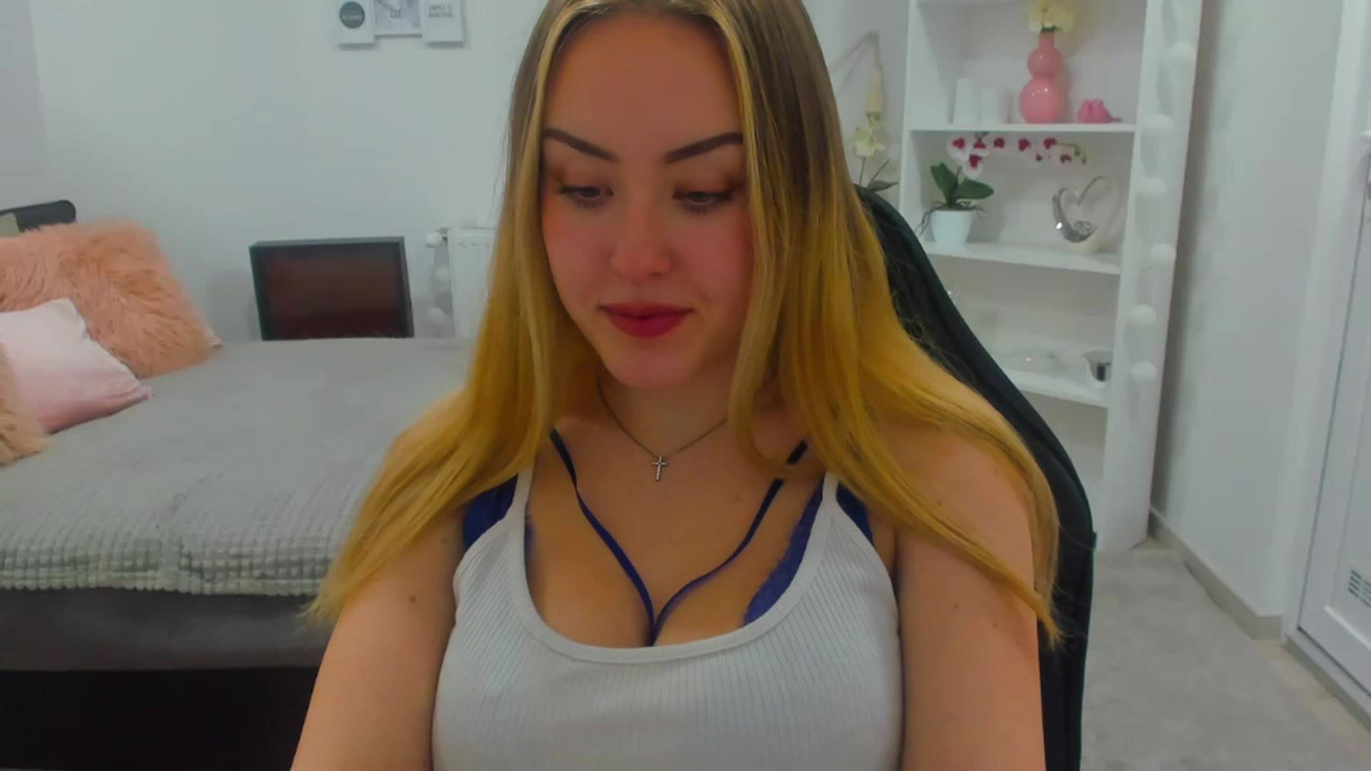Gallery image thumbnail from Brooklyn_Ch's myfreecams stream on, 01/17/2023, 15:32 image 1 of 20