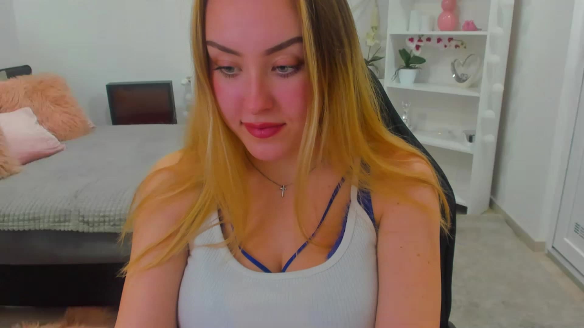 Gallery image thumbnail from Brooklyn_Ch's myfreecams stream on, 01/17/2023, 15:32 image 19 of 20