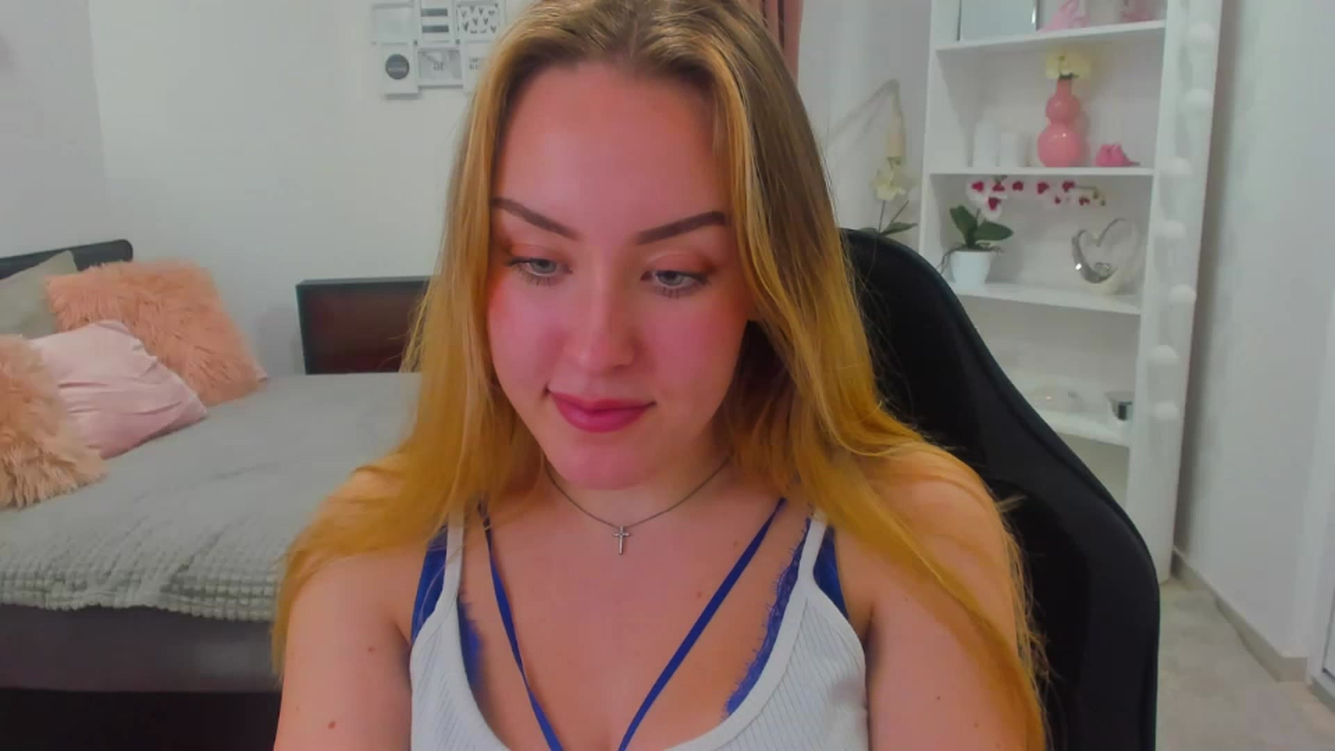 Gallery image thumbnail from Brooklyn_Ch's myfreecams stream on, 01/17/2023, 17:48 image 16 of 20