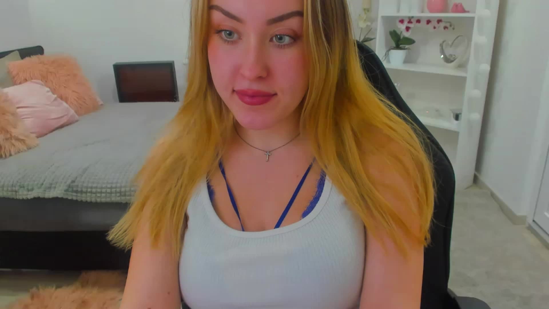 Gallery image thumbnail from Brooklyn_Ch's myfreecams stream on, 01/17/2023, 18:10 image 1 of 20