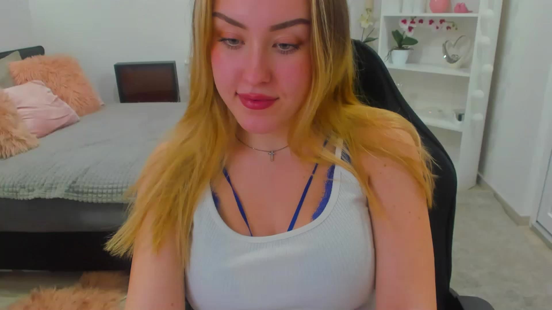 Gallery image thumbnail from Brooklyn_Ch's myfreecams stream on, 01/17/2023, 18:10 image 6 of 20