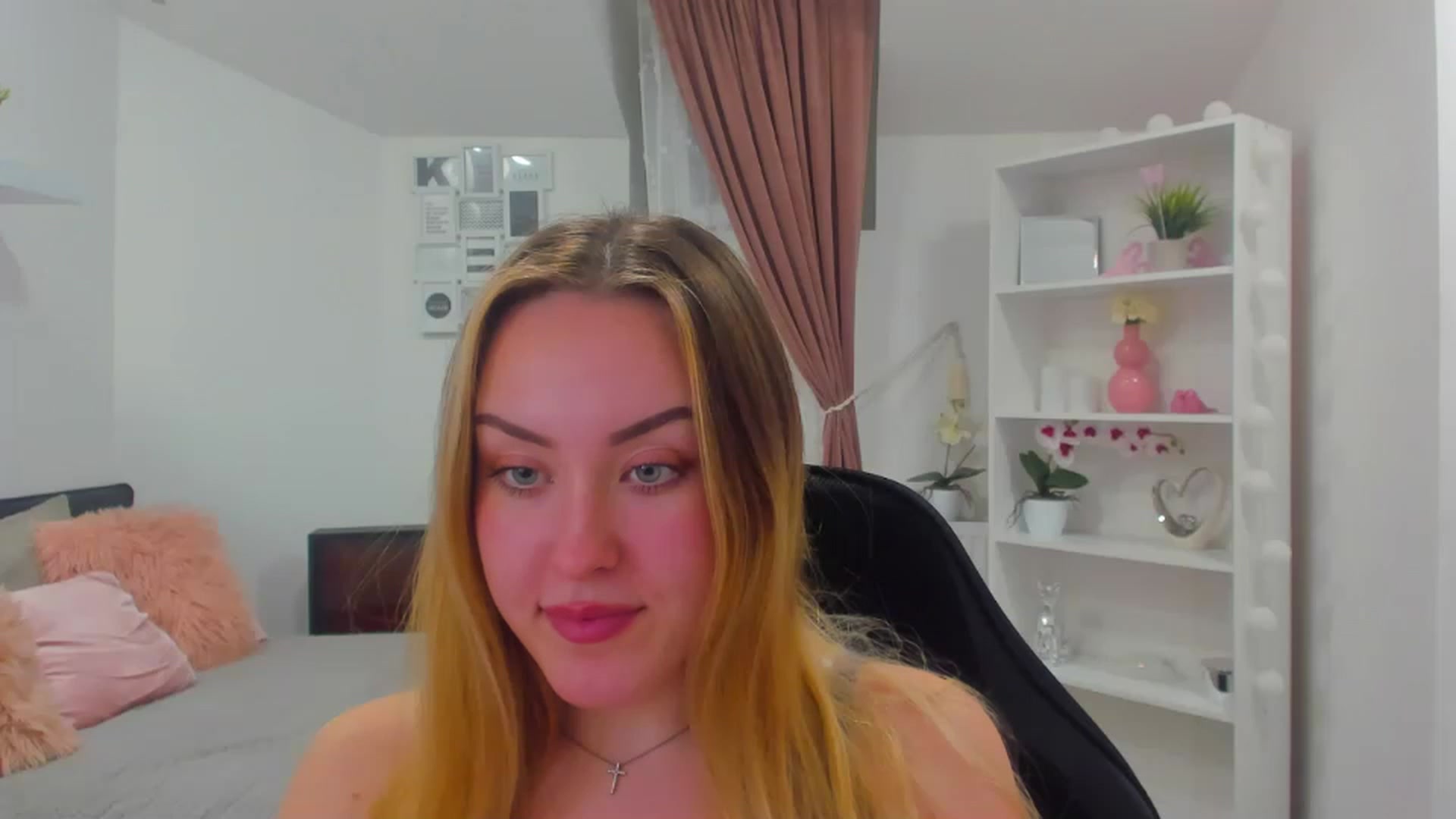 Gallery image thumbnail from Brooklyn_Ch's myfreecams stream on, 01/17/2023, 19:11 image 20 of 20