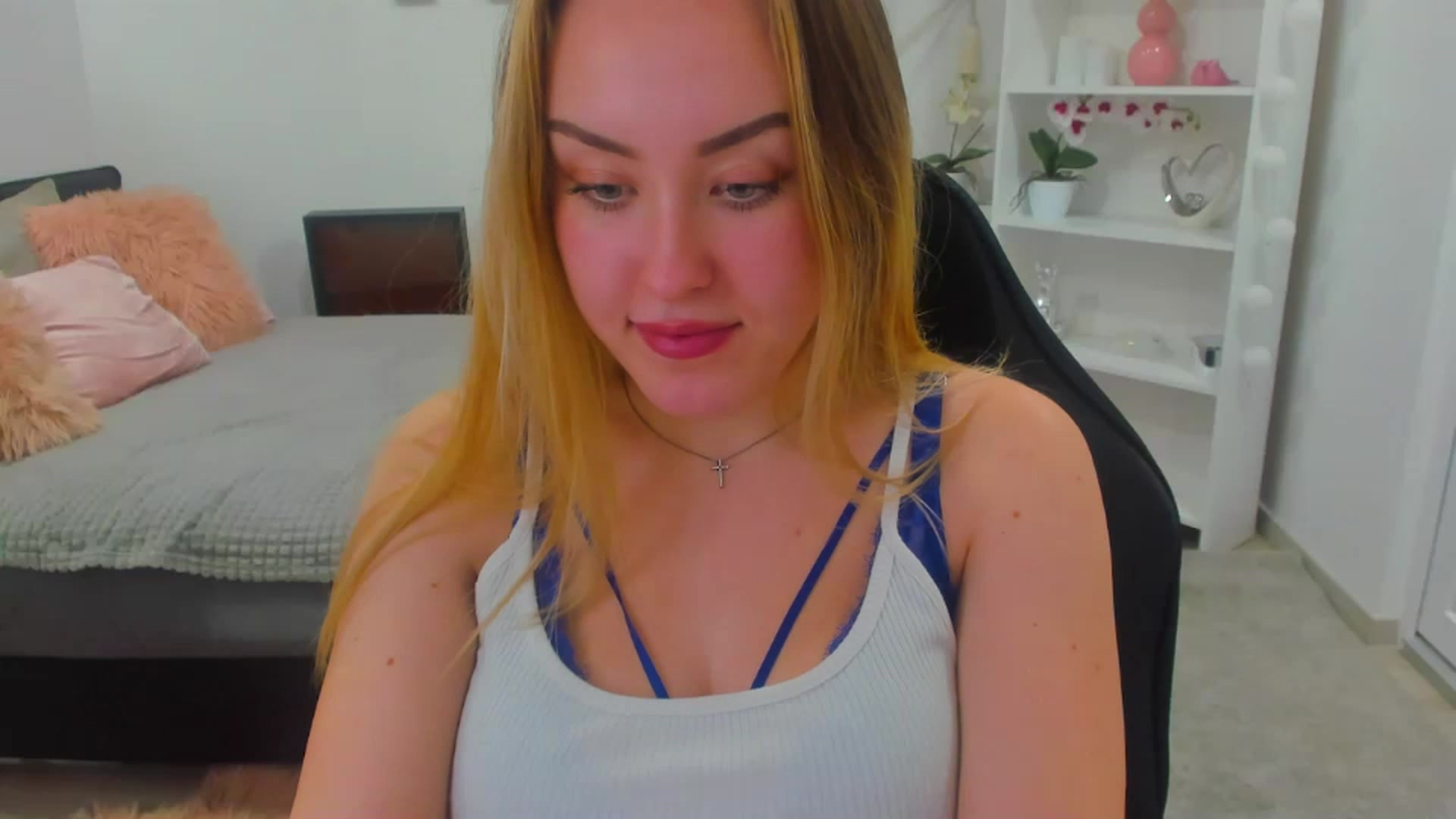 Gallery image thumbnail from Brooklyn_Ch's myfreecams stream on, 01/17/2023, 19:11 image 2 of 20