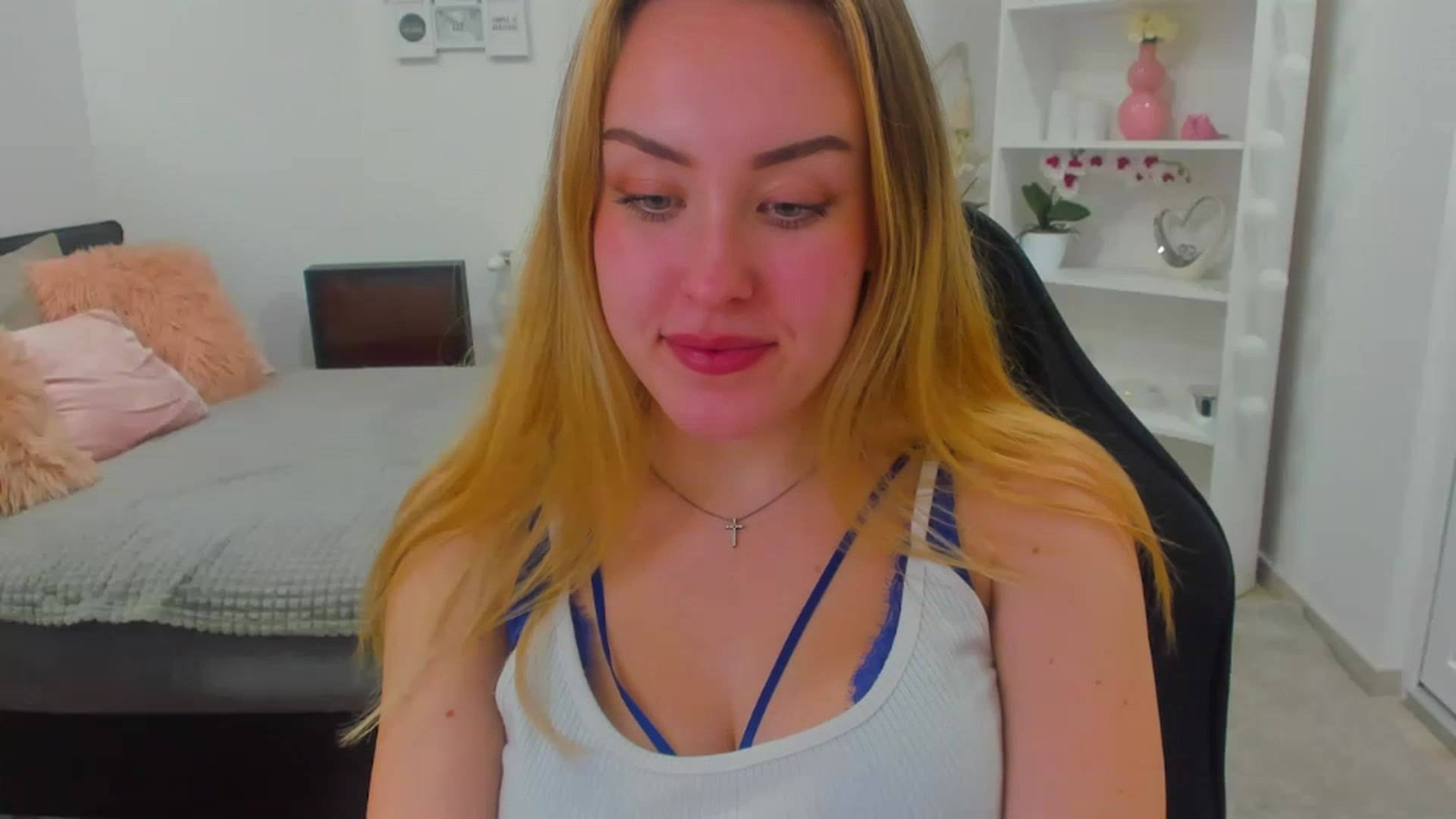 Gallery image thumbnail from Brooklyn_Ch's myfreecams stream on, 01/17/2023, 21:01 image 17 of 20