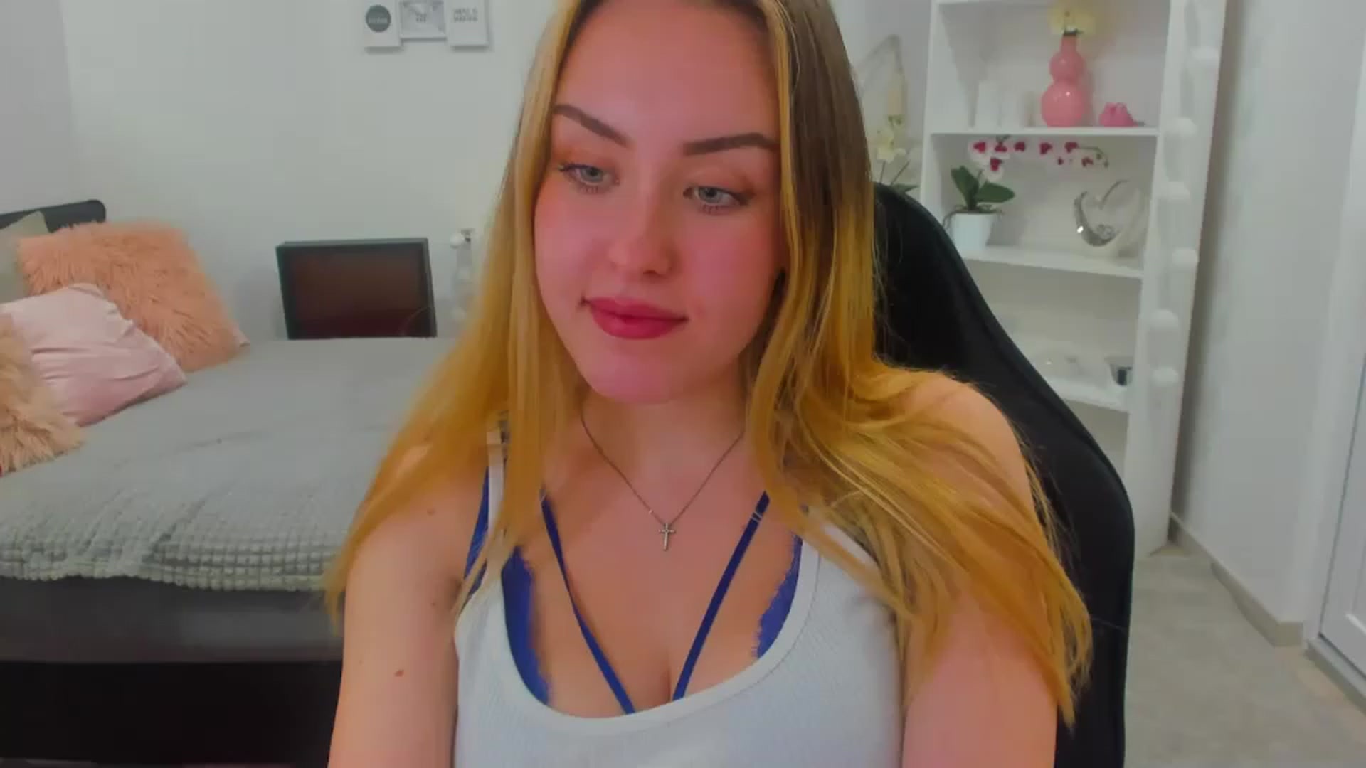Gallery image thumbnail from Brooklyn_Ch's myfreecams stream on, 01/17/2023, 21:01 image 2 of 20