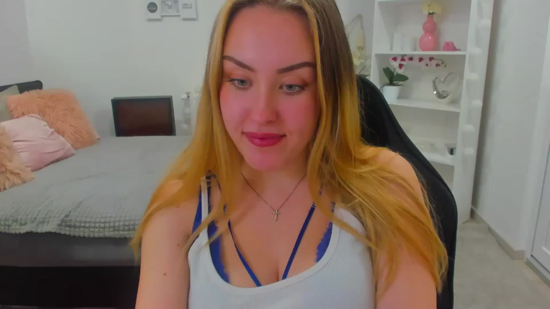 Gallery image thumbnail from Brooklyn_Ch's myfreecams stream on, 01/17/2023, 21:01 image 3 of 20