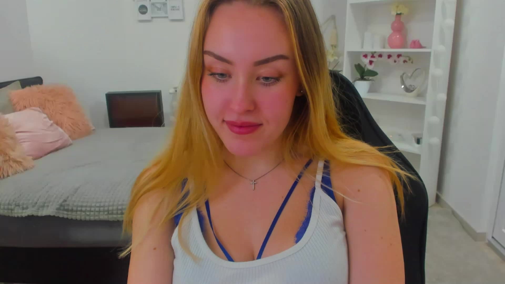 Gallery image thumbnail from Brooklyn_Ch's myfreecams stream on, 01/17/2023, 21:01 image 18 of 20