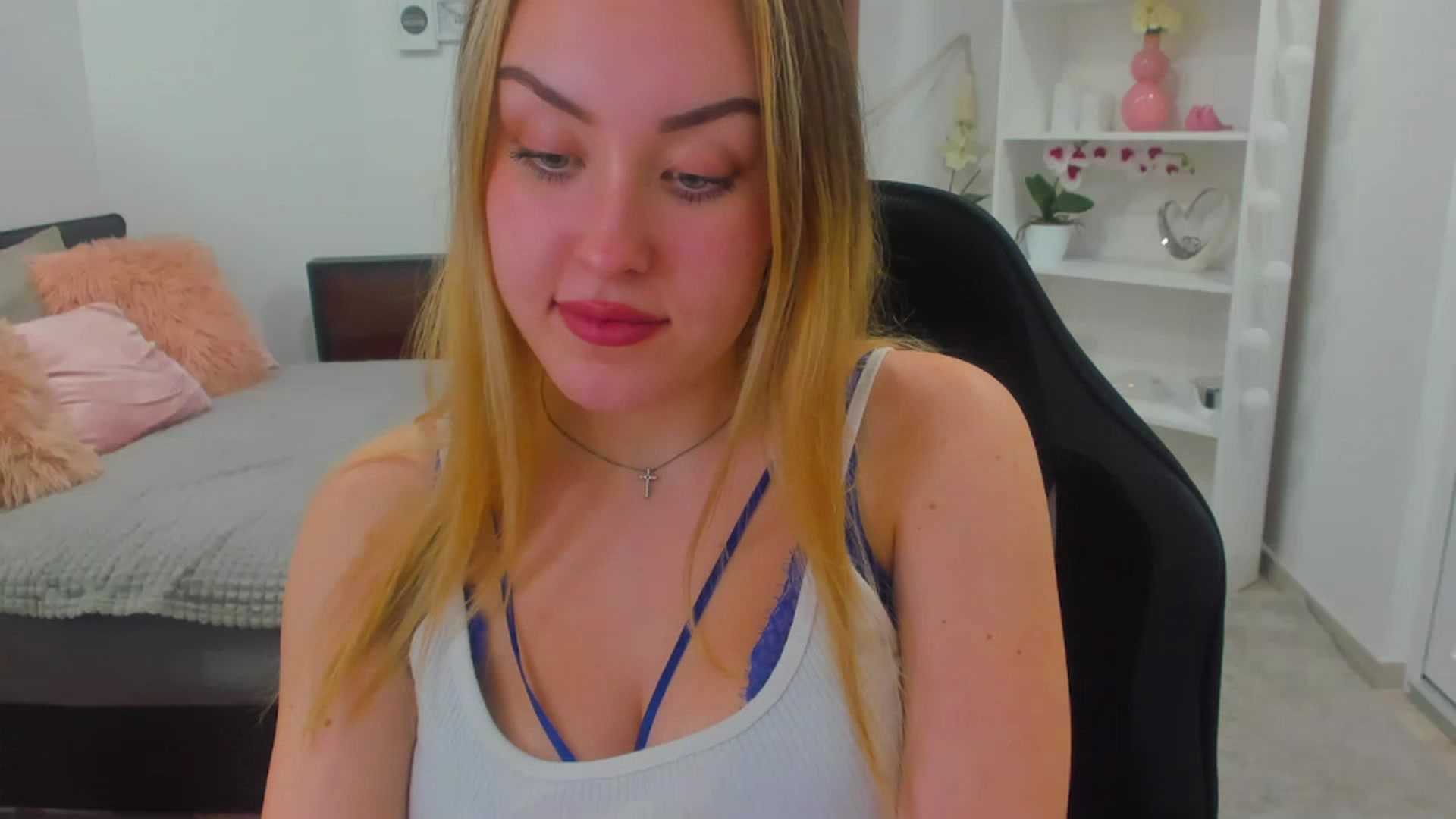 Gallery image thumbnail from Brooklyn_Ch's myfreecams stream on, 01/17/2023, 22:44 image 9 of 20