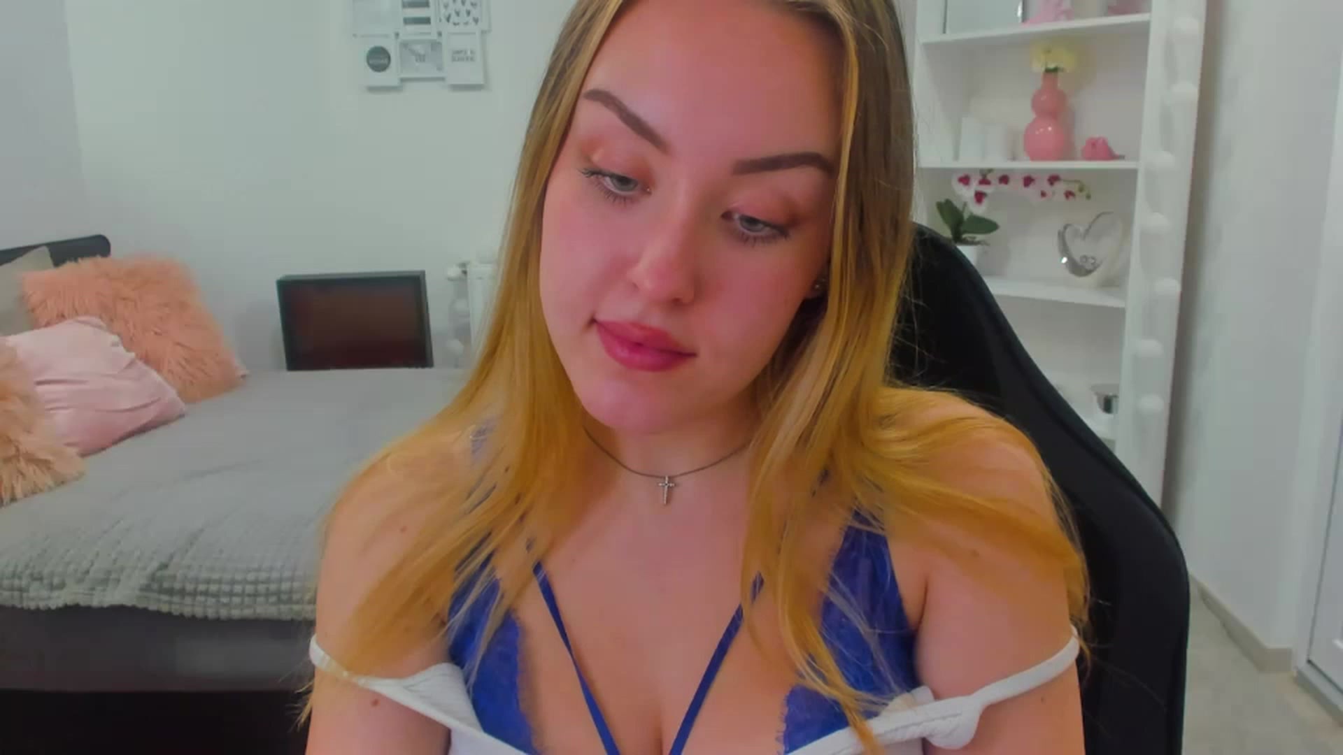 Gallery image thumbnail from Brooklyn_Ch's myfreecams stream on, 01/17/2023, 23:07 image 10 of 20