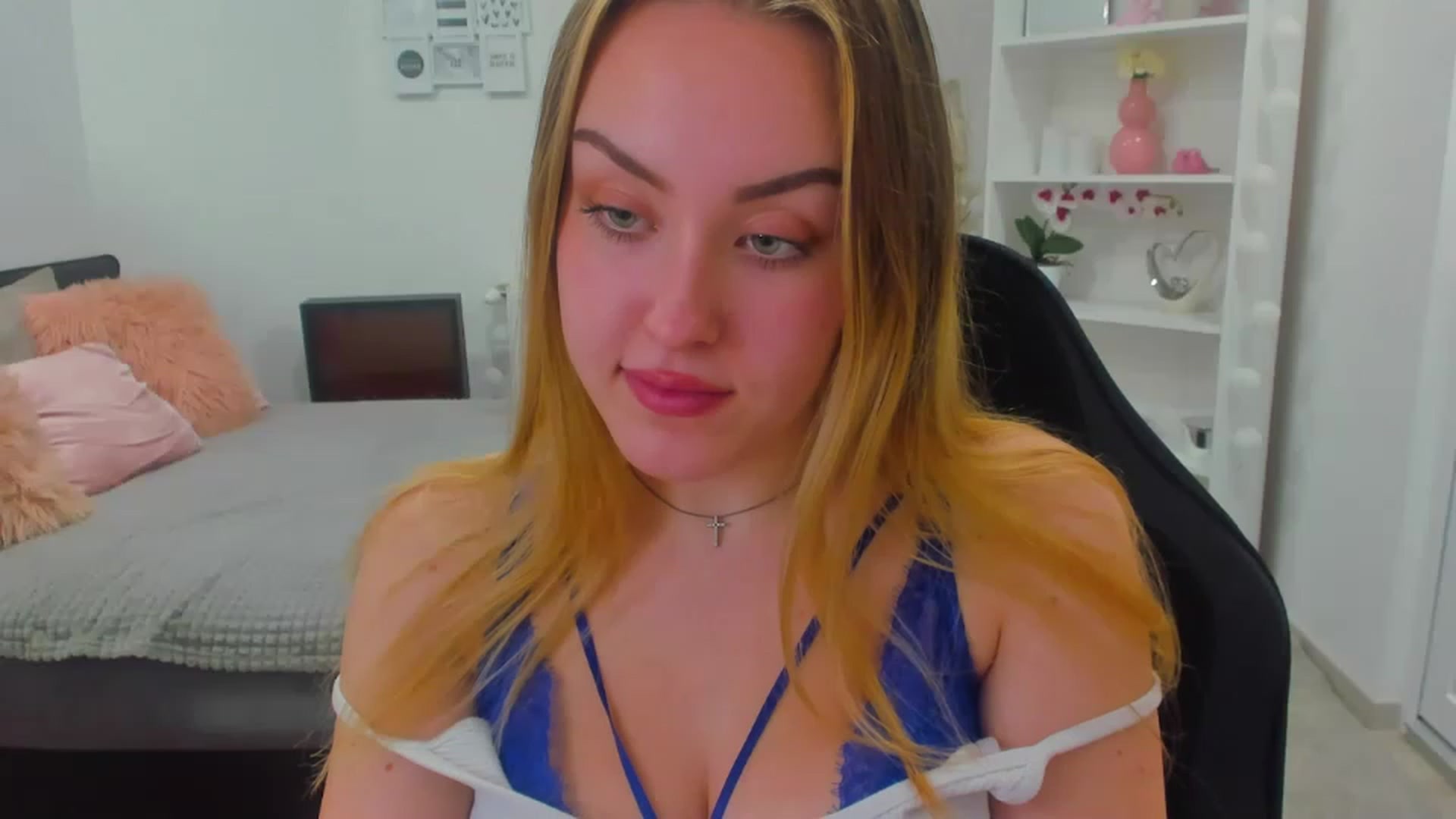 Gallery image thumbnail from Brooklyn_Ch's myfreecams stream on, 01/17/2023, 23:07 image 11 of 20