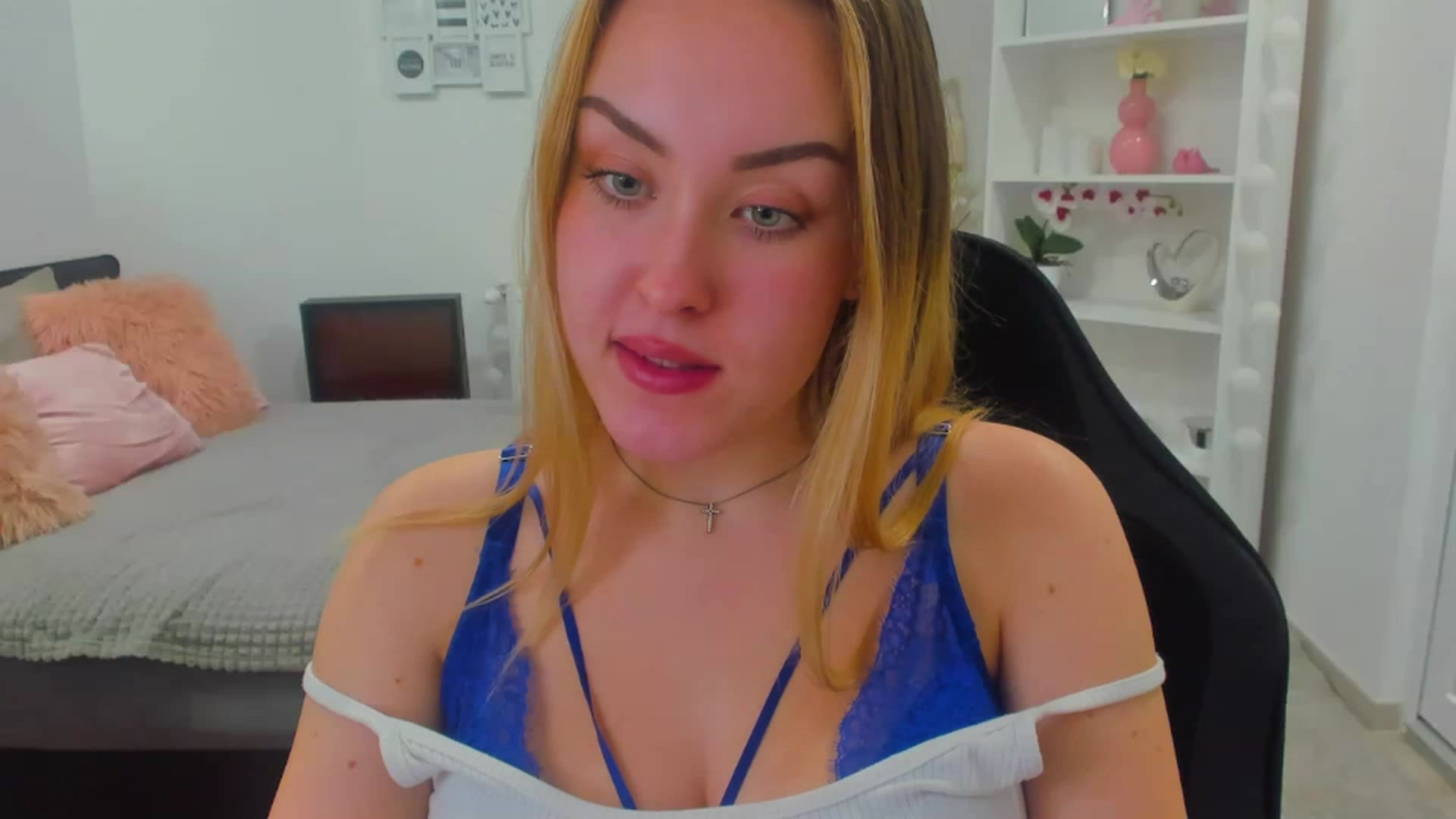 Gallery image thumbnail from Brooklyn_Ch's myfreecams stream on, 01/17/2023, 23:07 image 5 of 20