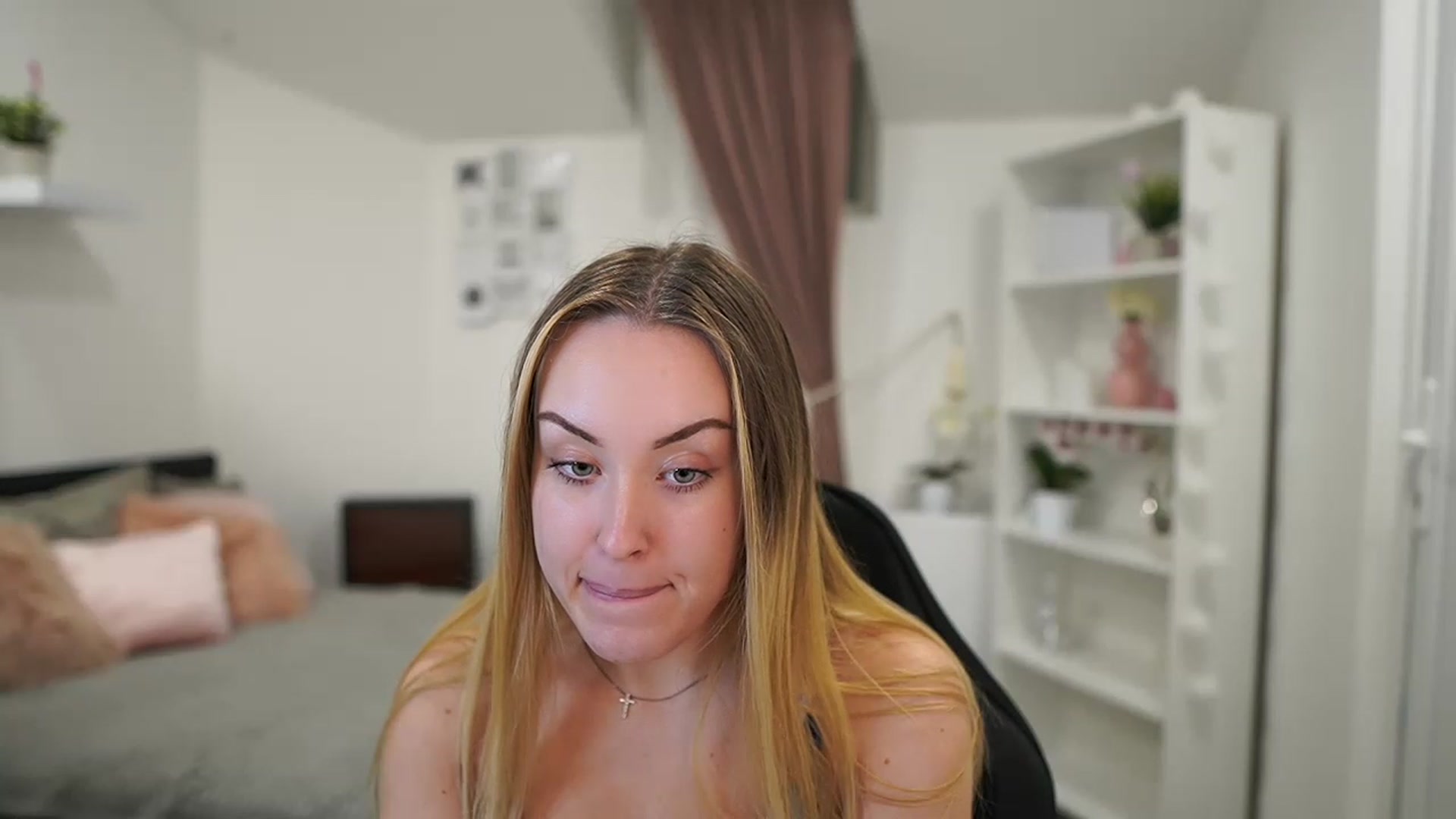 Gallery image thumbnail from Brooklyn_Ch's myfreecams stream on, 01/31/2023, 16:47 image 6 of 20