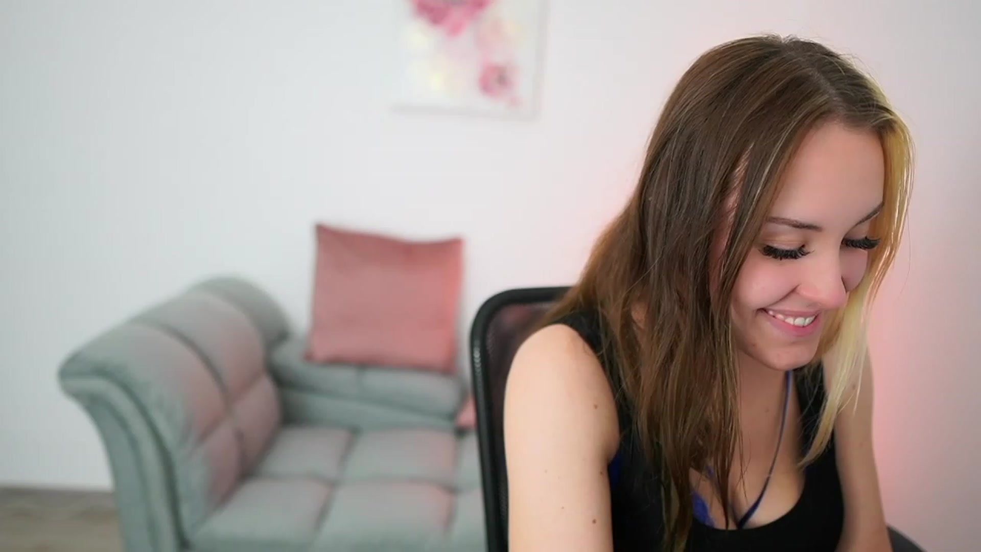 Gallery image thumbnail from Brooklyn_Ch's myfreecams stream on, 05/08/2023, 16:05 image 18 of 20