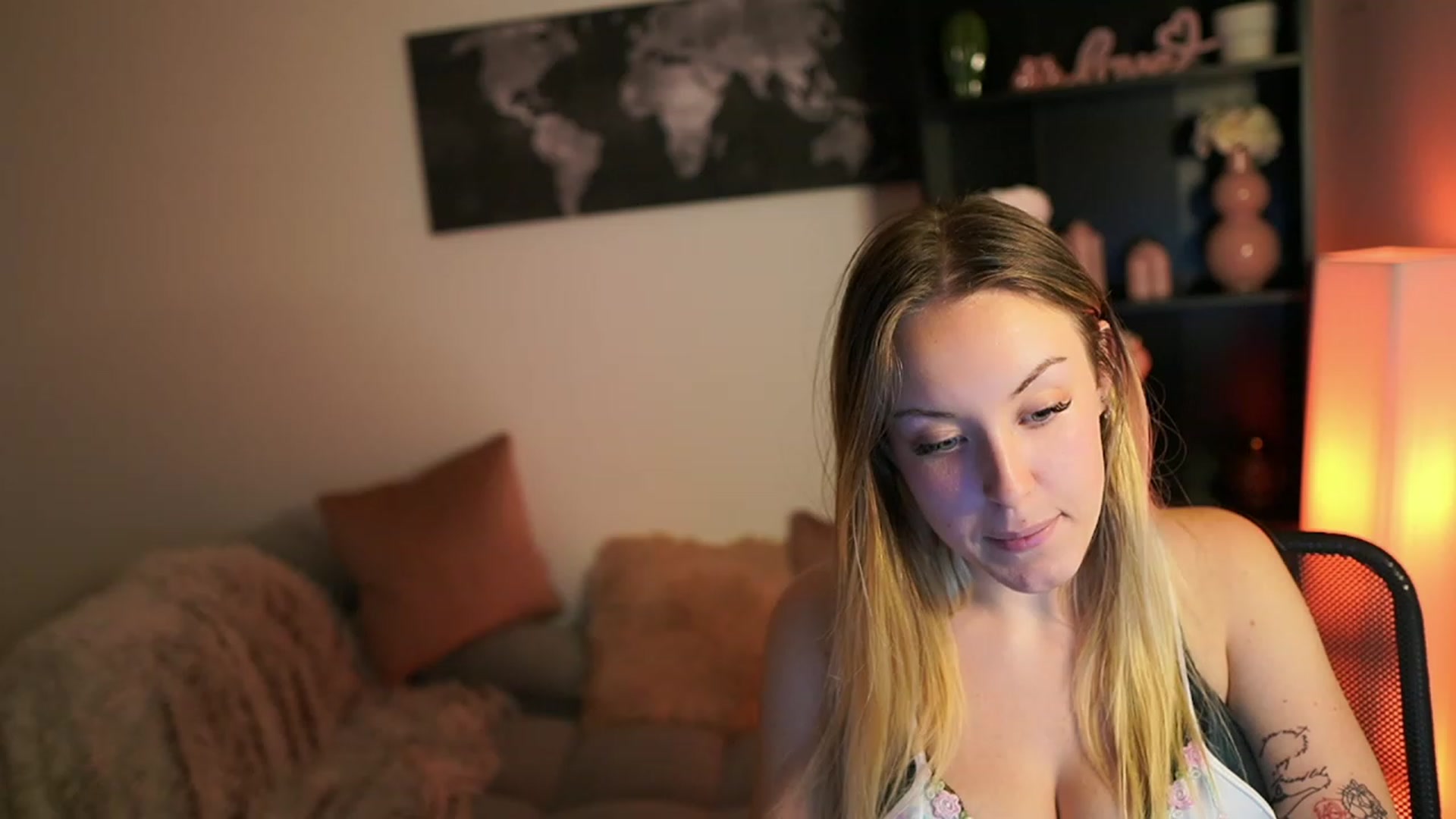 Gallery image thumbnail from Brooklyn_Ch's myfreecams stream on, 10/08/2023, 18:01 image 9 of 20
