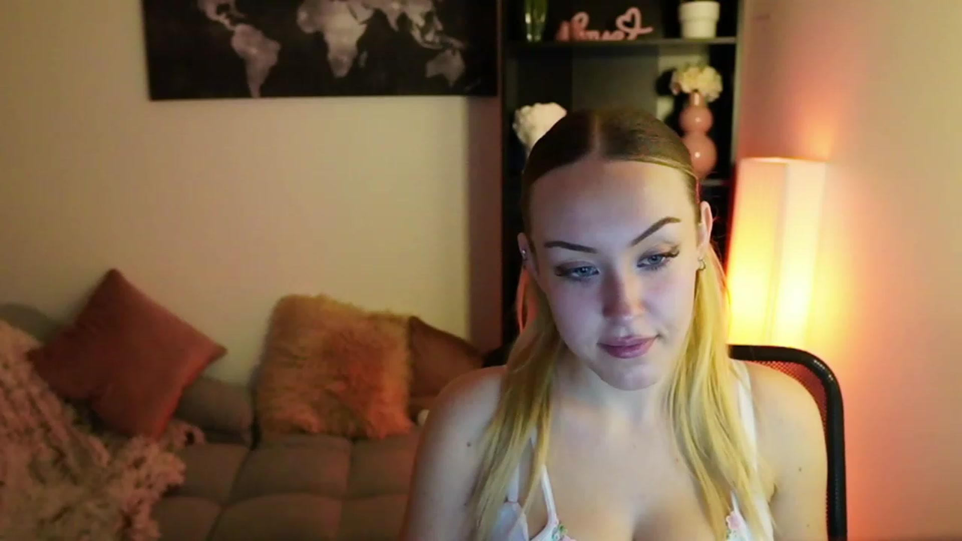 Gallery image thumbnail from Brooklyn_Ch's myfreecams stream on, 10/25/2023, 16:30 image 3 of 20