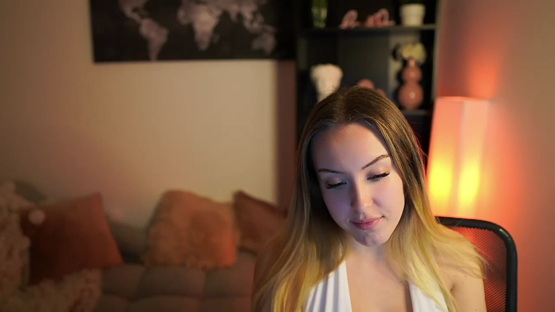 Gallery image thumbnail from Brooklyn_Ch's myfreecams stream on, 11/21/2023, 17:39 image 15 of 20