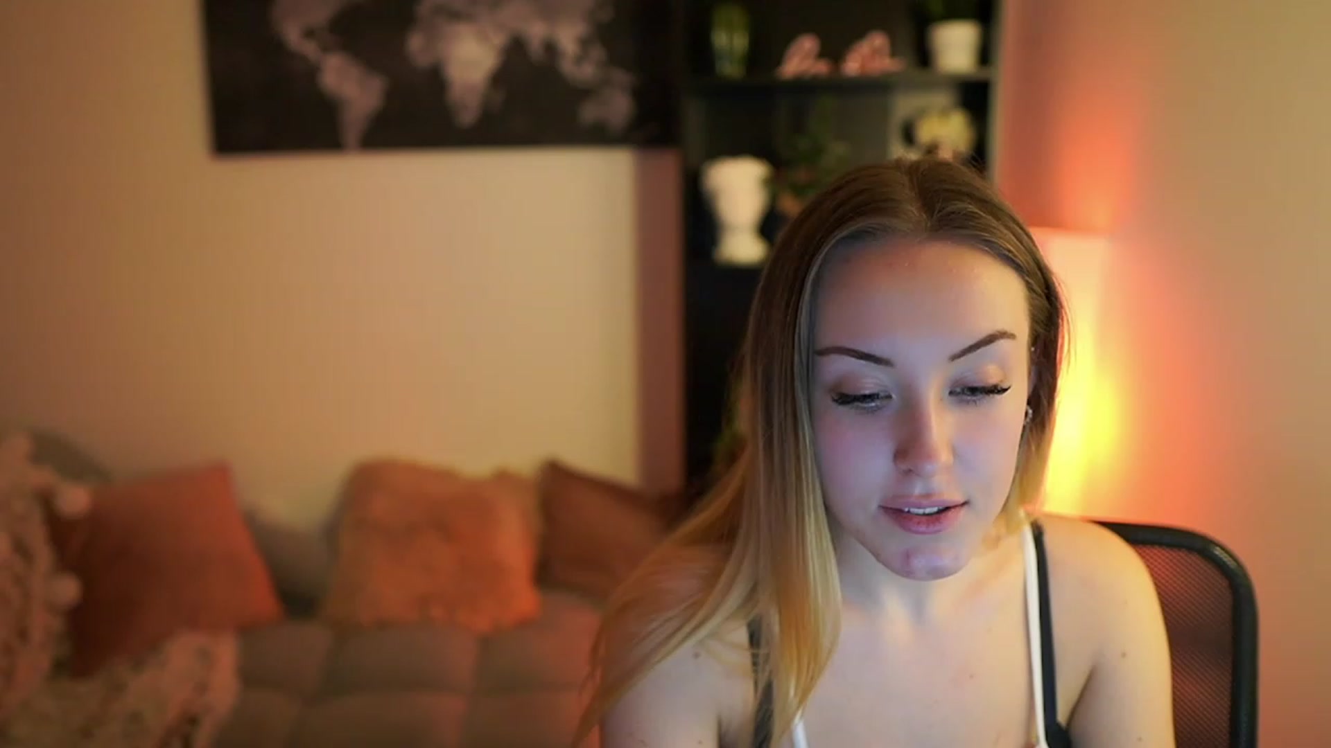 Gallery image thumbnail from Brooklyn_Ch's myfreecams stream on, 11/28/2023, 19:01 image 19 of 20