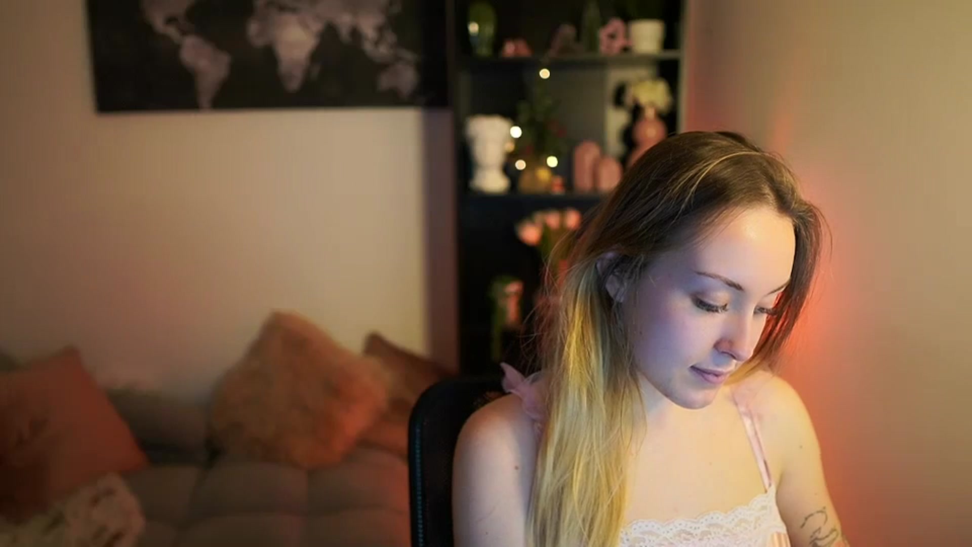 Gallery image thumbnail from Brooklyn_Ch's myfreecams stream on, 12/13/2023, 13:01 image 16 of 20