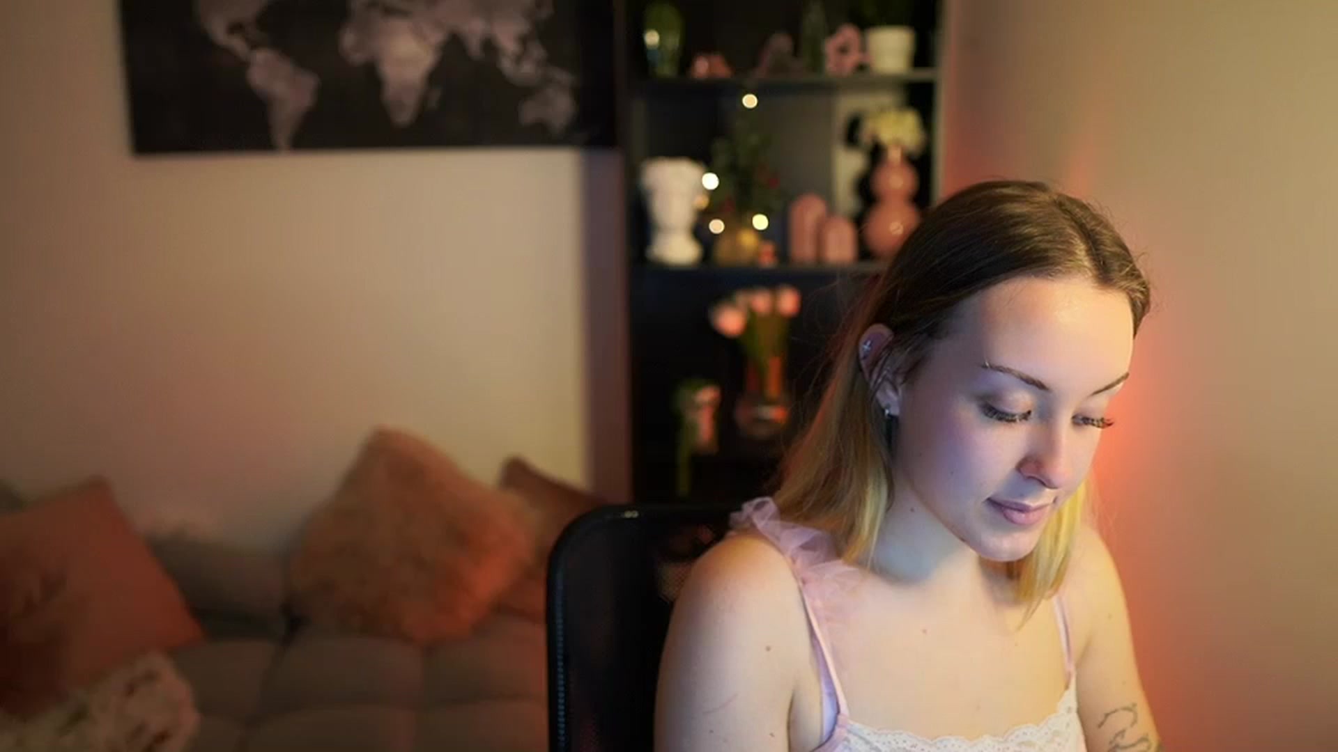 Gallery image thumbnail from Brooklyn_Ch's myfreecams stream on, 12/13/2023, 13:40 image 4 of 20