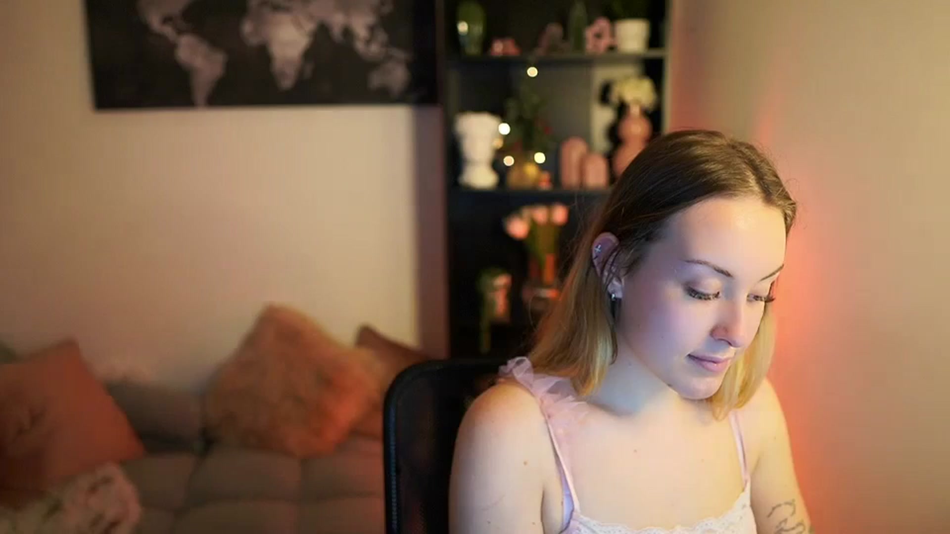 Gallery image thumbnail from Brooklyn_Ch's myfreecams stream on, 12/13/2023, 13:40 image 3 of 20