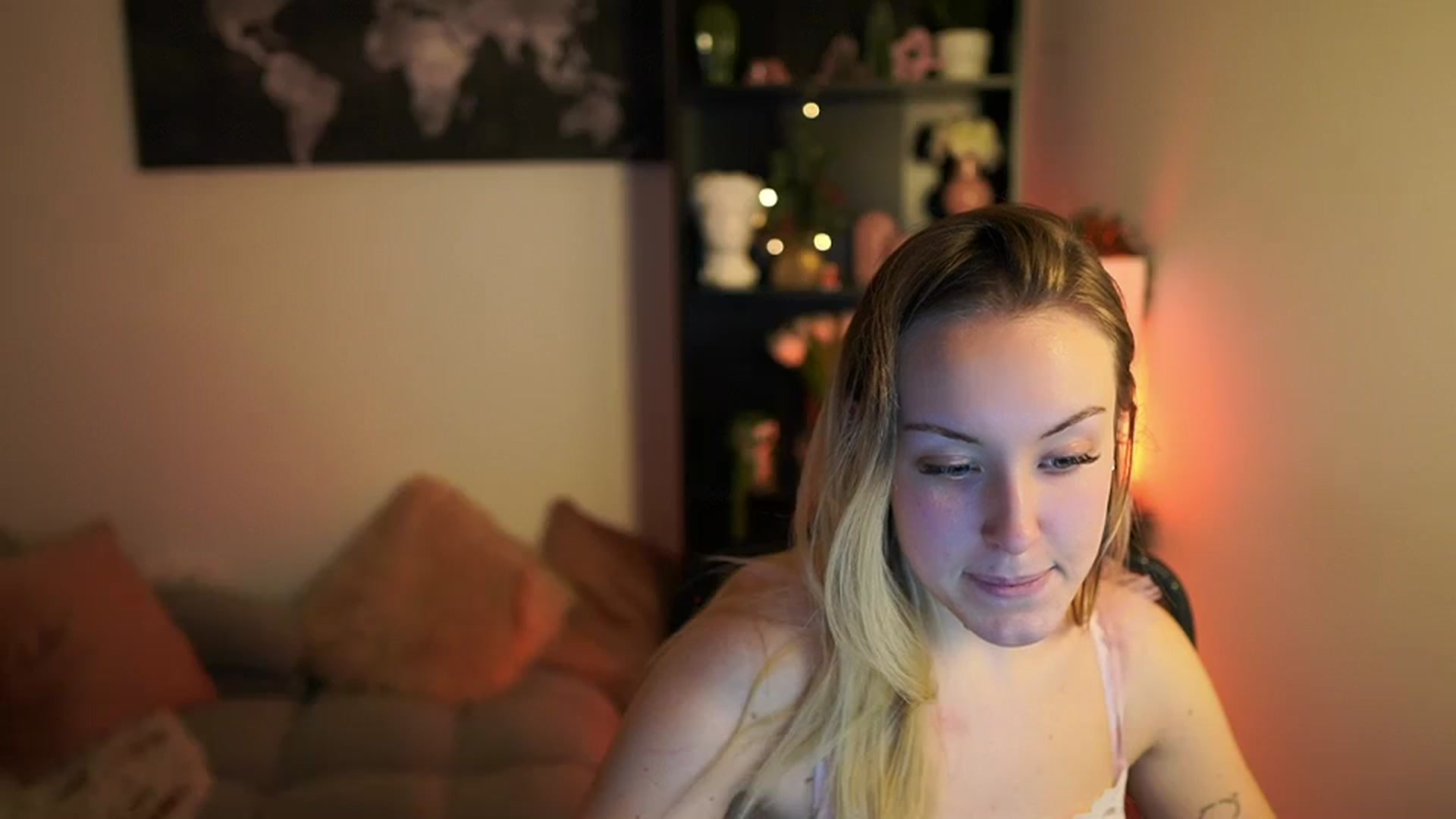 Gallery image thumbnail from Brooklyn_Ch's myfreecams stream on, 12/13/2023, 16:59 image 3 of 20
