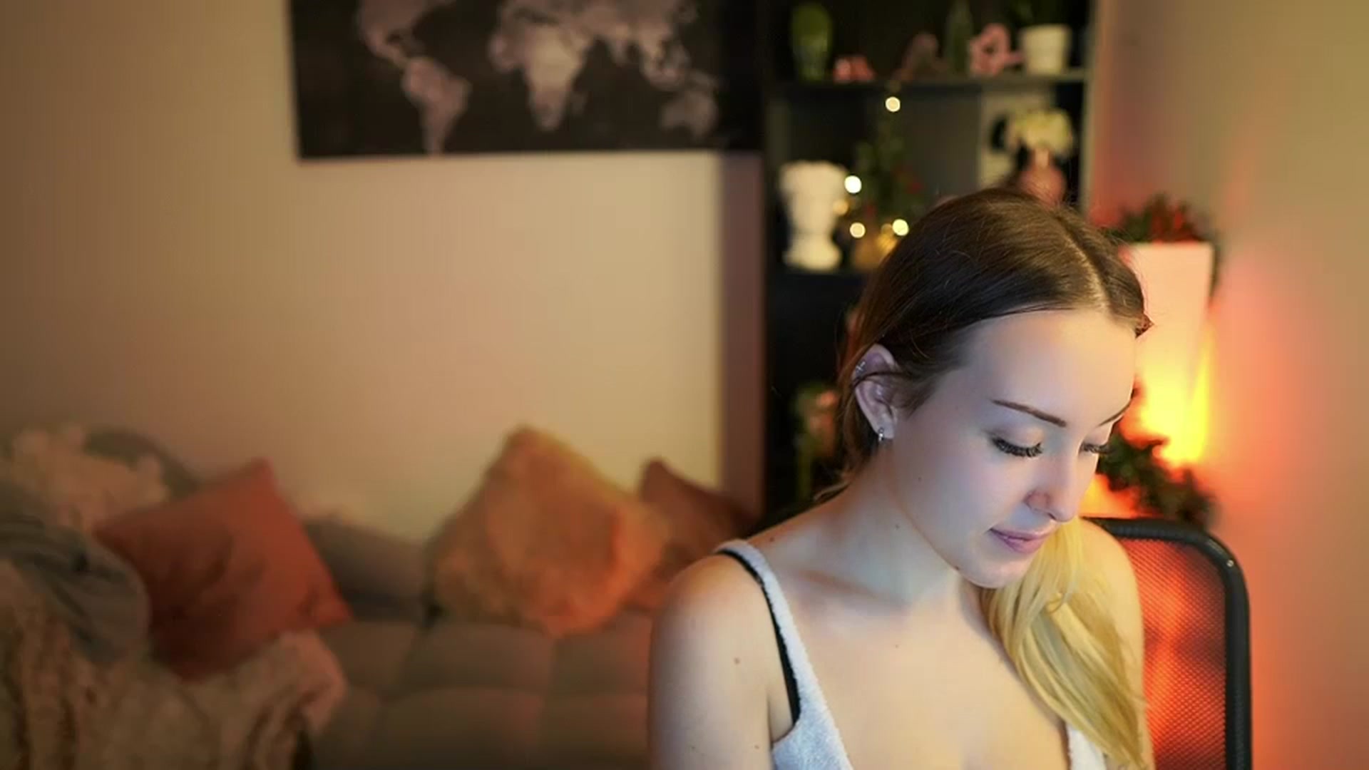 Gallery image thumbnail from Brooklyn_Ch's myfreecams stream on, 12/16/2023, 15:36 image 5 of 20