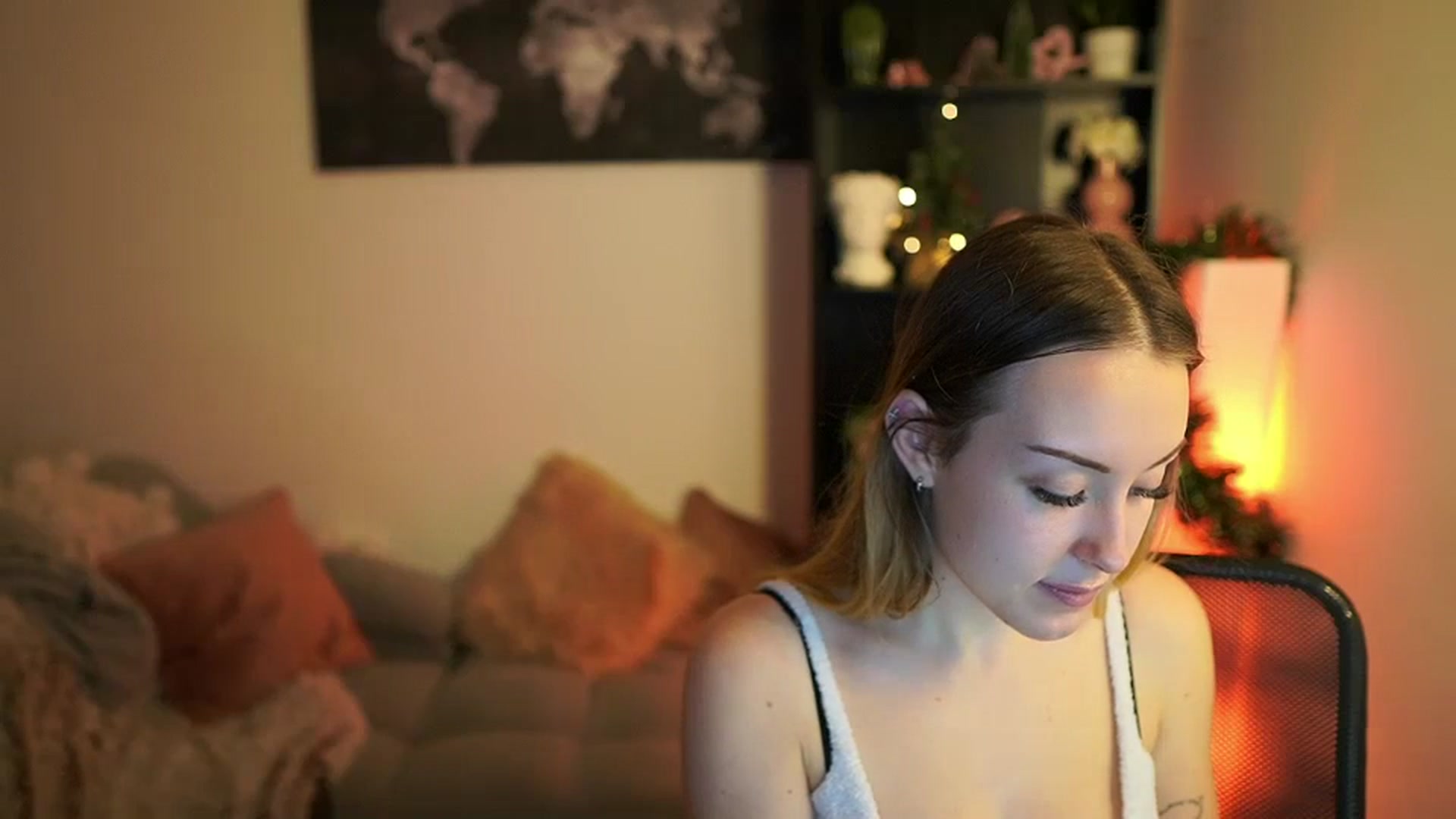 Gallery image thumbnail from Brooklyn_Ch's myfreecams stream on, 12/16/2023, 15:36 image 8 of 20