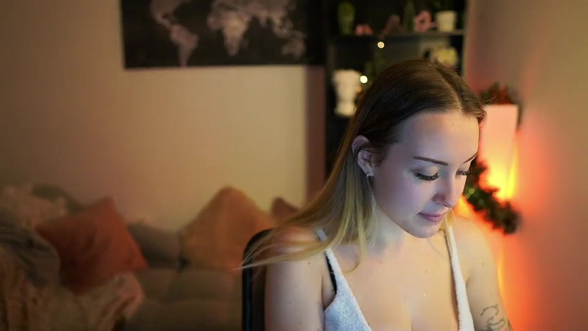 Gallery image thumbnail from Brooklyn_Ch's myfreecams stream on, 12/16/2023, 17:22 image 3 of 20