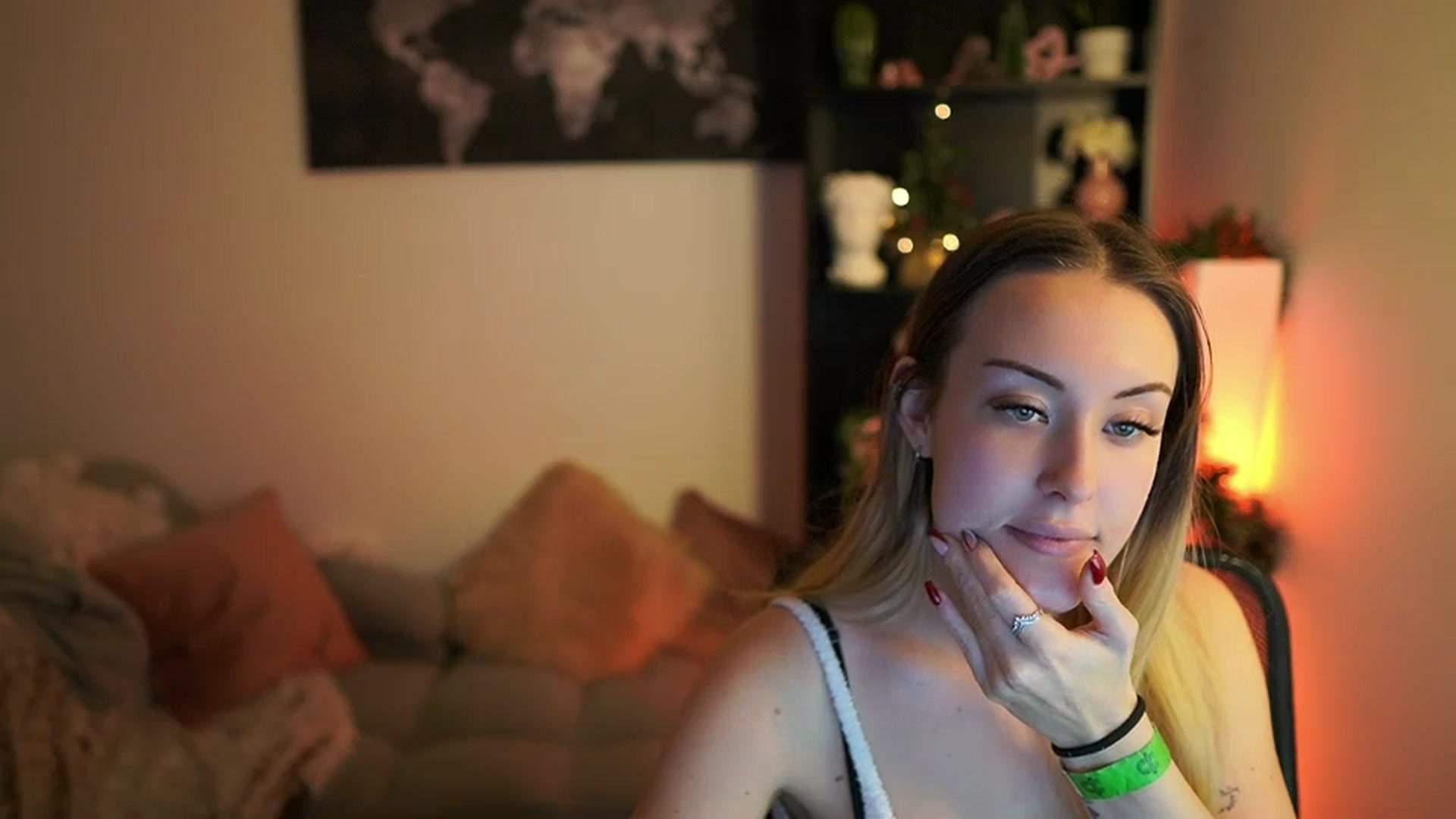 Gallery image thumbnail from Brooklyn_Ch's myfreecams stream on, 12/16/2023, 18:27 image 5 of 20