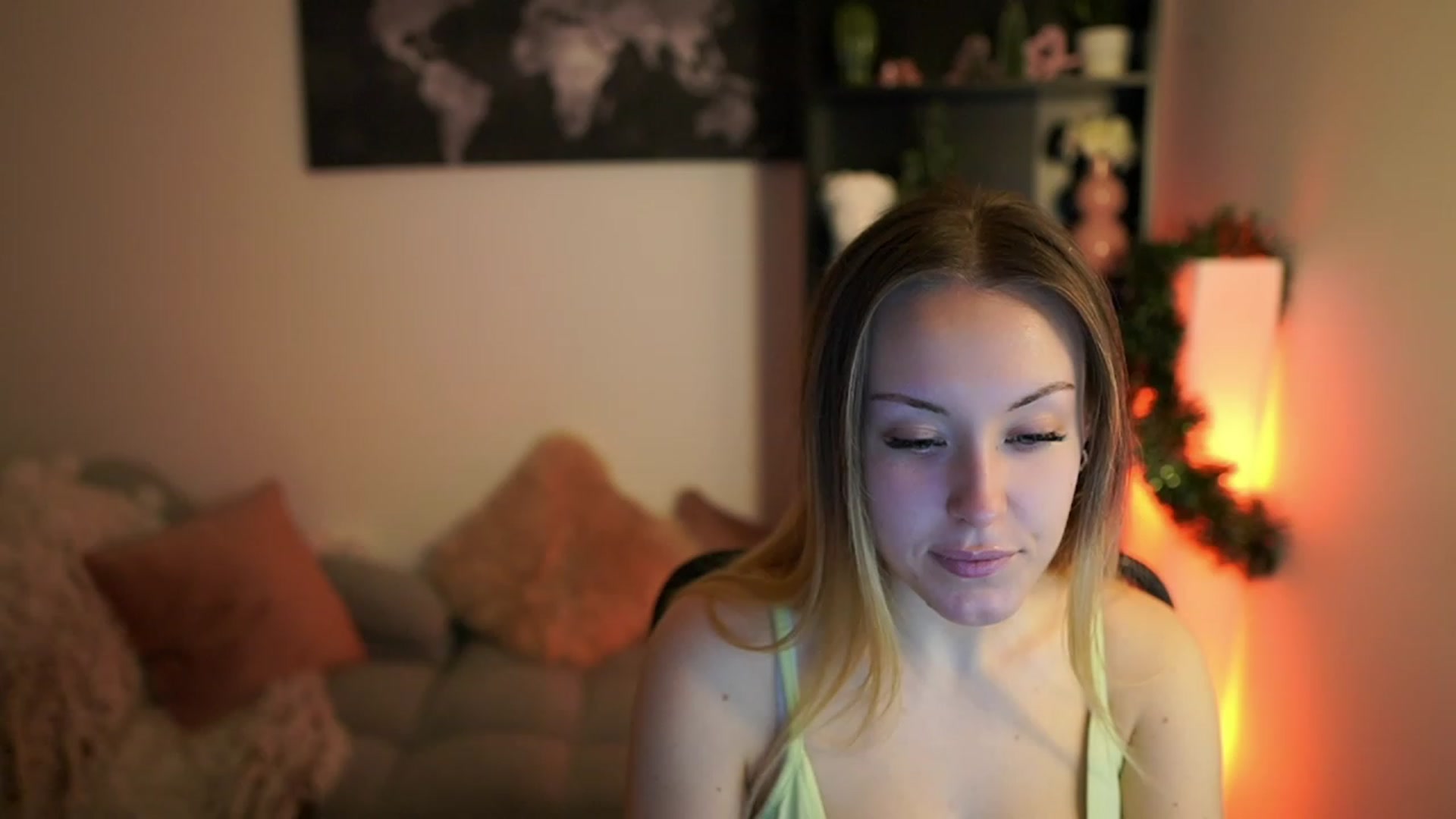 Gallery image thumbnail from Brooklyn_Ch's myfreecams stream on, 12/17/2023, 10:30 image 10 of 20