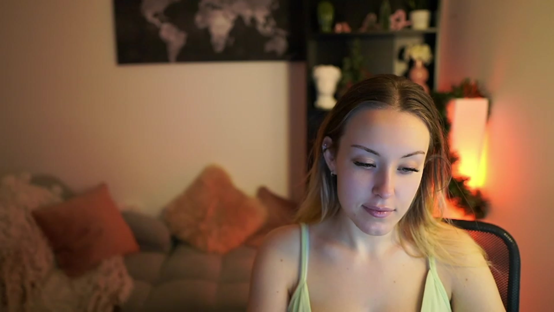 Gallery image thumbnail from Brooklyn_Ch's myfreecams stream on, 12/17/2023, 10:30 image 1 of 20