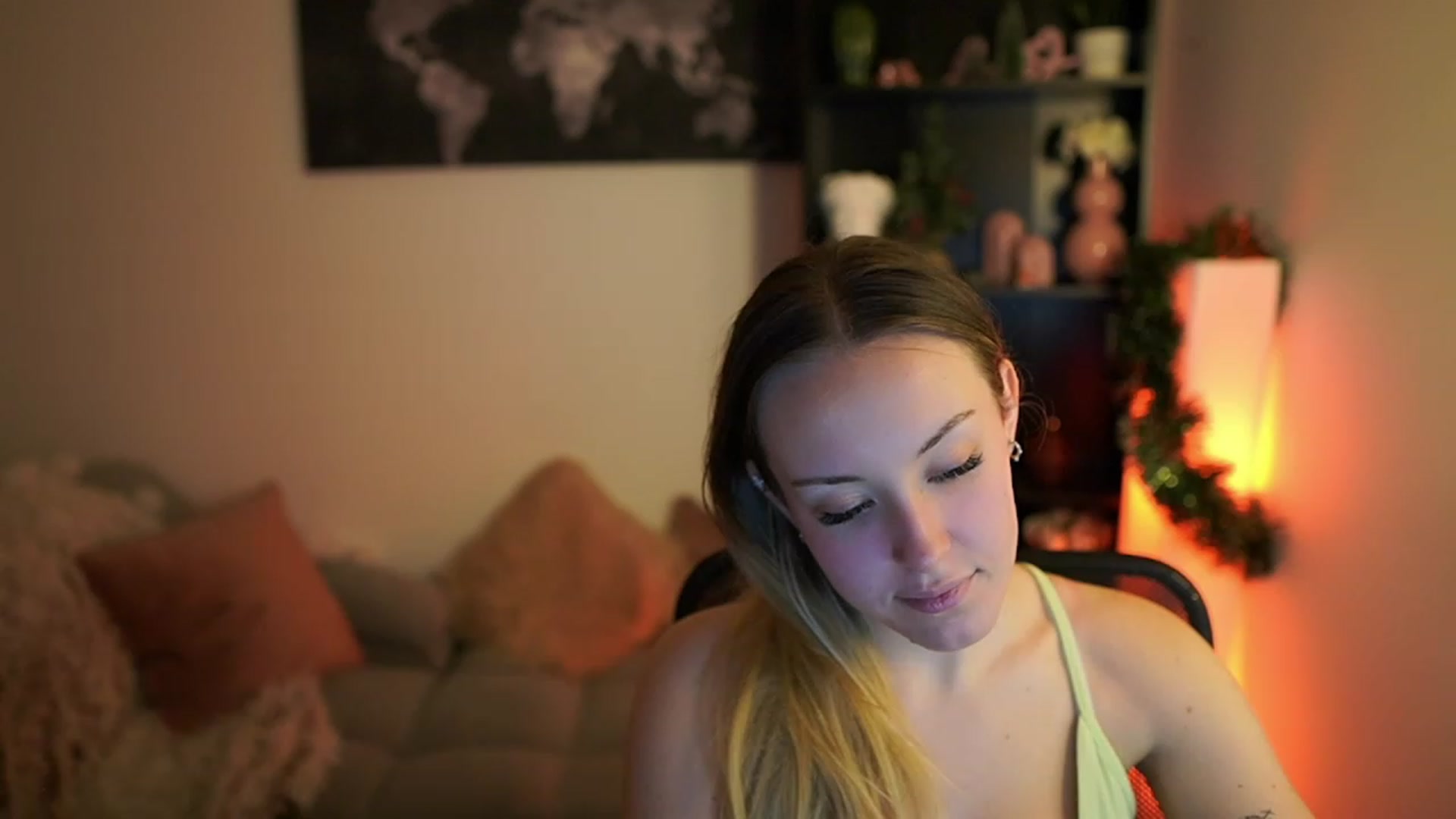 Gallery image thumbnail from Brooklyn_Ch's myfreecams stream on, 12/17/2023, 13:51 image 10 of 20