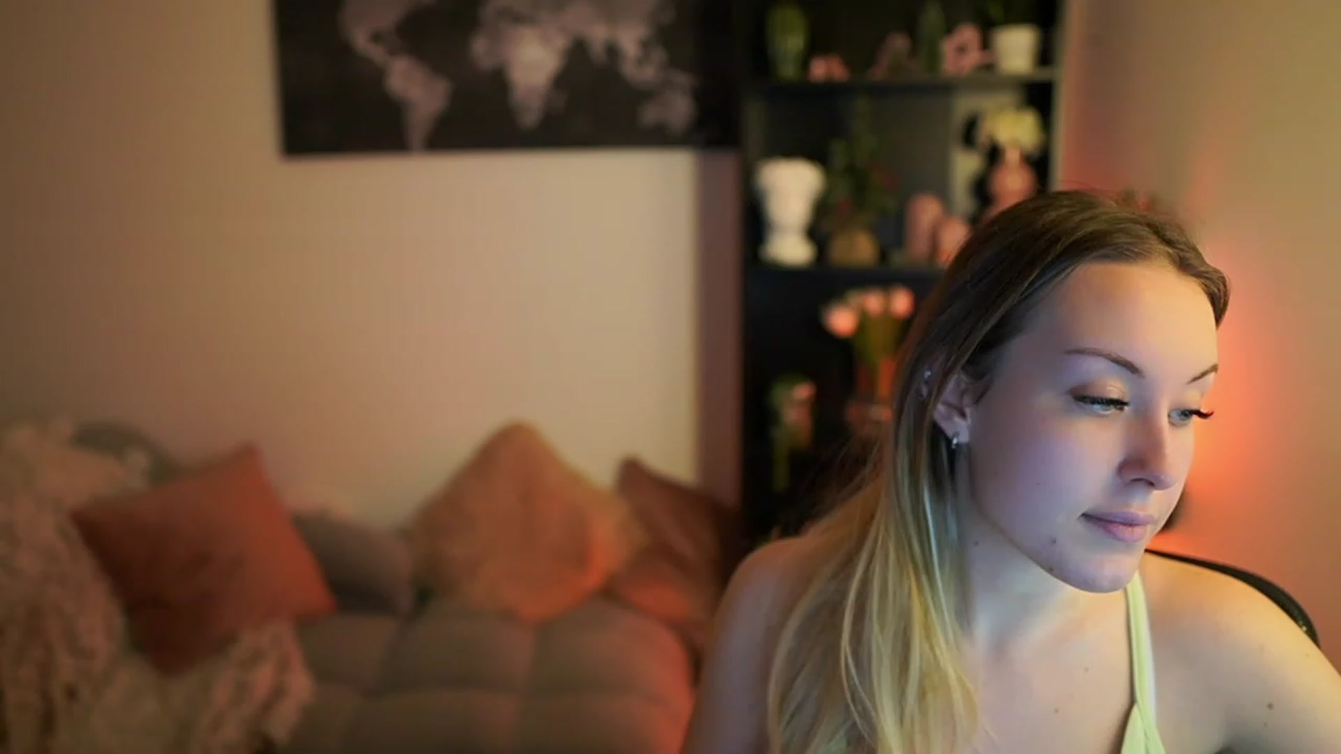 Gallery image thumbnail from Brooklyn_Ch's myfreecams stream on, 12/17/2023, 13:51 image 15 of 20