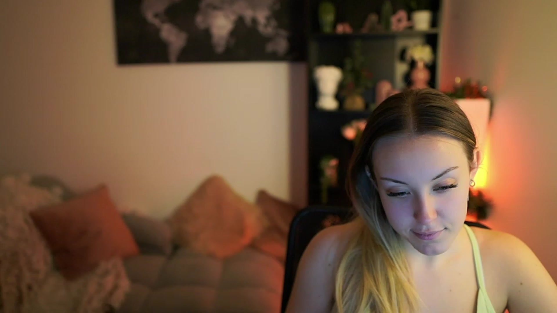 Gallery image thumbnail from Brooklyn_Ch's myfreecams stream on, 12/17/2023, 13:51 image 12 of 20