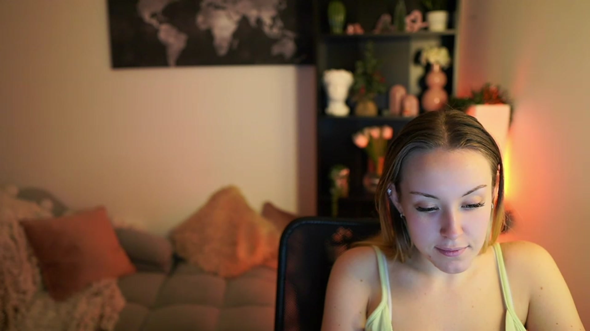Gallery image thumbnail from Brooklyn_Ch's myfreecams stream on, 12/17/2023, 17:54 image 17 of 20