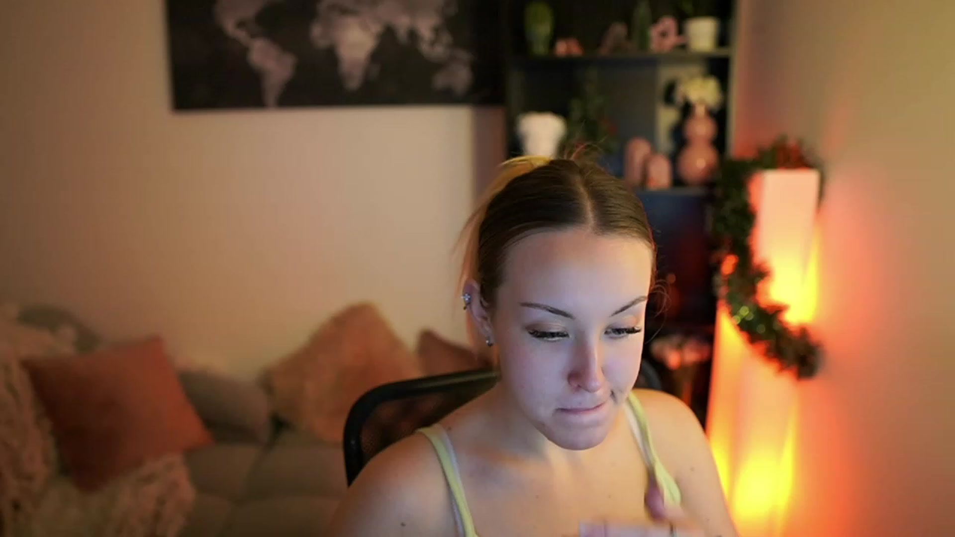 Gallery image thumbnail from Brooklyn_Ch's myfreecams stream on, 12/17/2023, 19:10 image 17 of 20