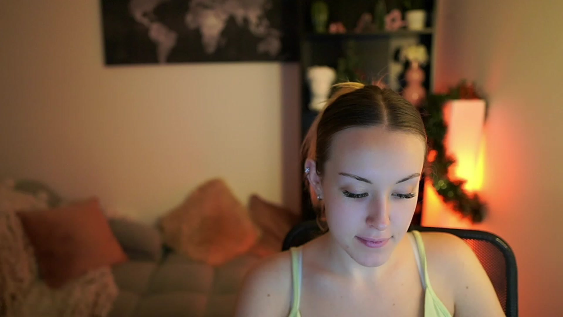 Gallery image thumbnail from Brooklyn_Ch's myfreecams stream on, 12/17/2023, 19:10 image 5 of 20