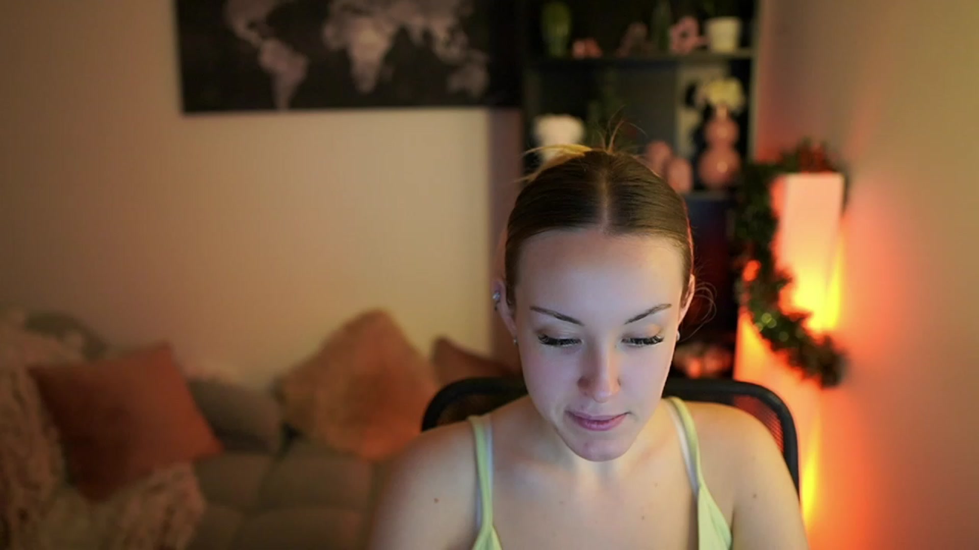 Gallery image thumbnail from Brooklyn_Ch's myfreecams stream on, 12/17/2023, 19:10 image 2 of 20