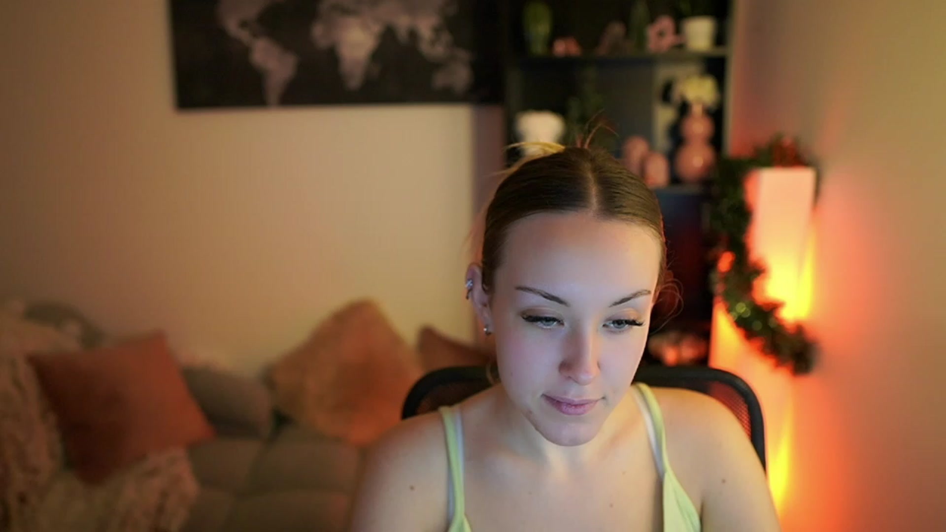 Gallery image thumbnail from Brooklyn_Ch's myfreecams stream on, 12/17/2023, 19:10 image 4 of 20