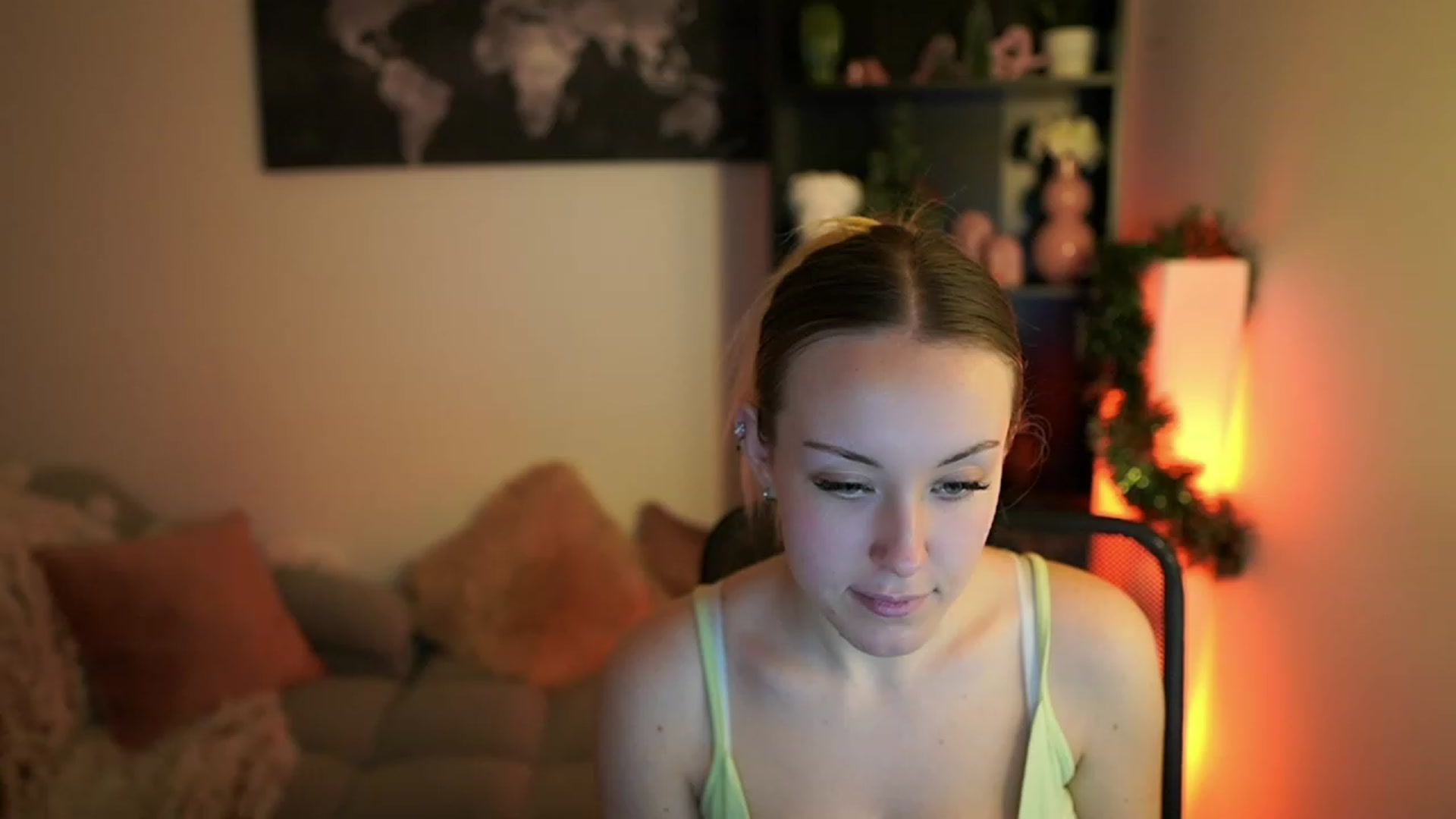 Gallery image thumbnail from Brooklyn_Ch's myfreecams stream on, 12/17/2023, 19:10 image 14 of 20